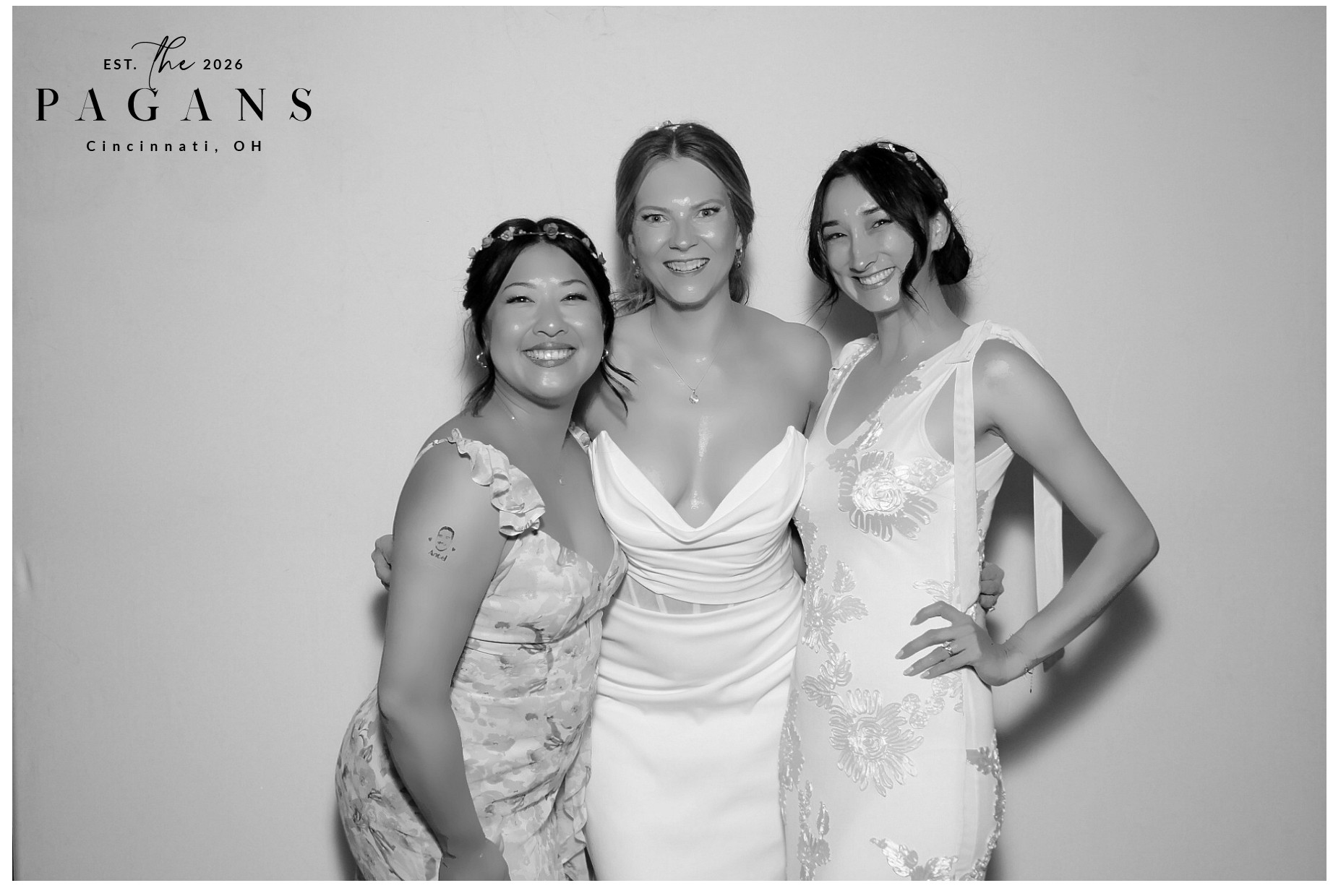 AJ & Vivien | View more photos from the event at gallery.photoboothcincy.com/u/PhotoBoothCincy/AJ-Vivien