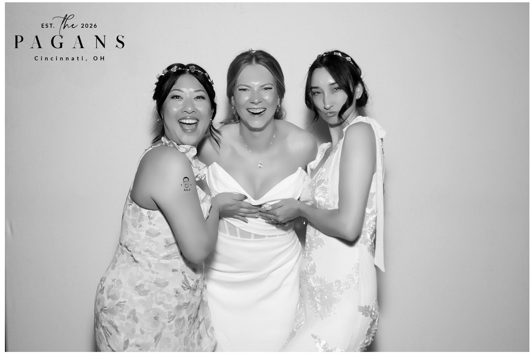 AJ & Vivien | View more photos from the event at gallery.photoboothcincy.com/u/PhotoBoothCincy/AJ-Vivien
