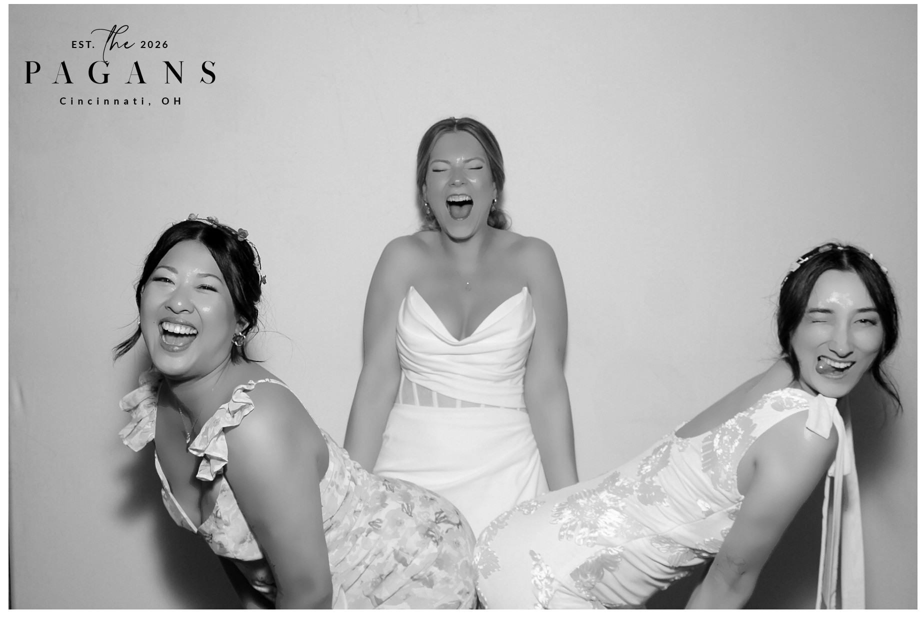 AJ & Vivien | View more photos from the event at gallery.photoboothcincy.com/u/PhotoBoothCincy/AJ-Vivien