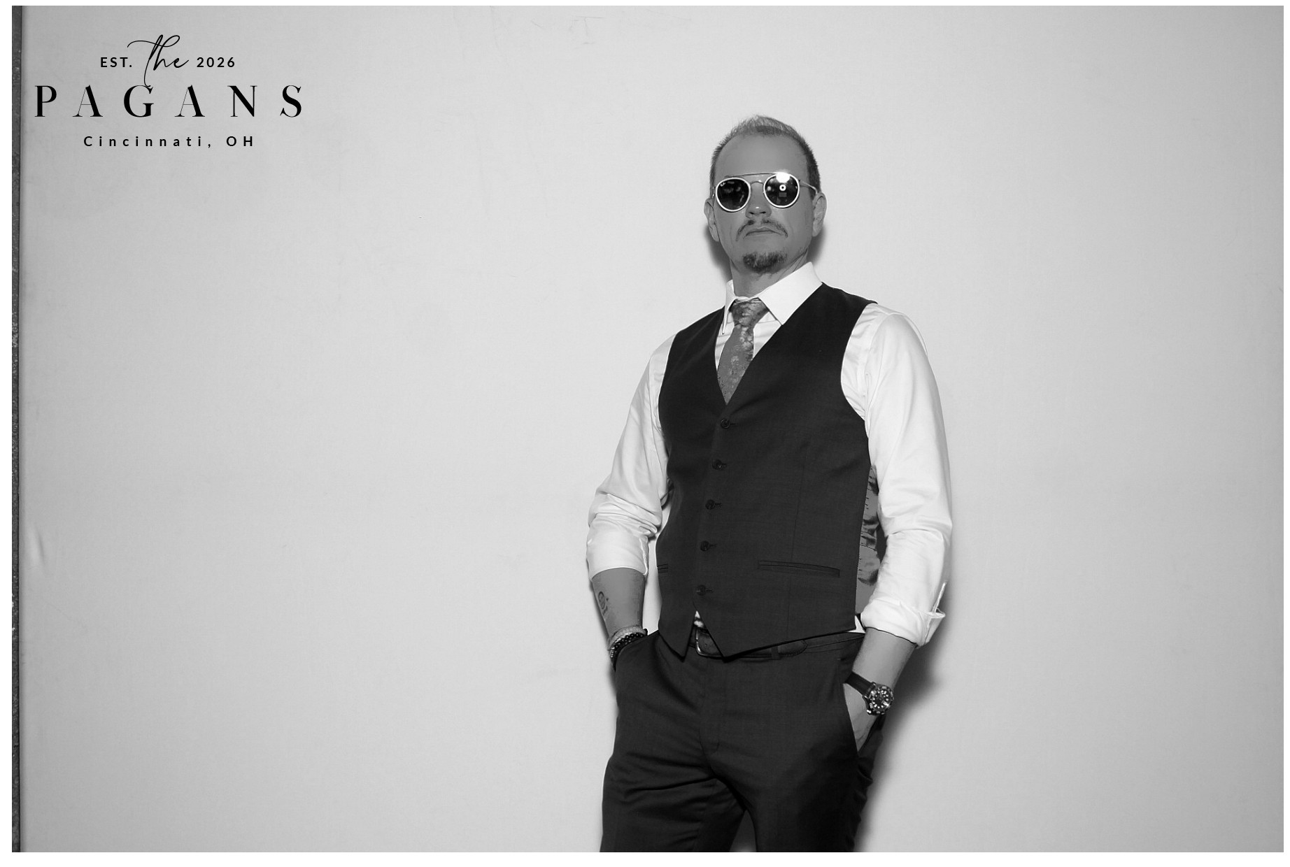 AJ & Vivien | View more photos from the event at gallery.photoboothcincy.com/u/PhotoBoothCincy/AJ-Vivien