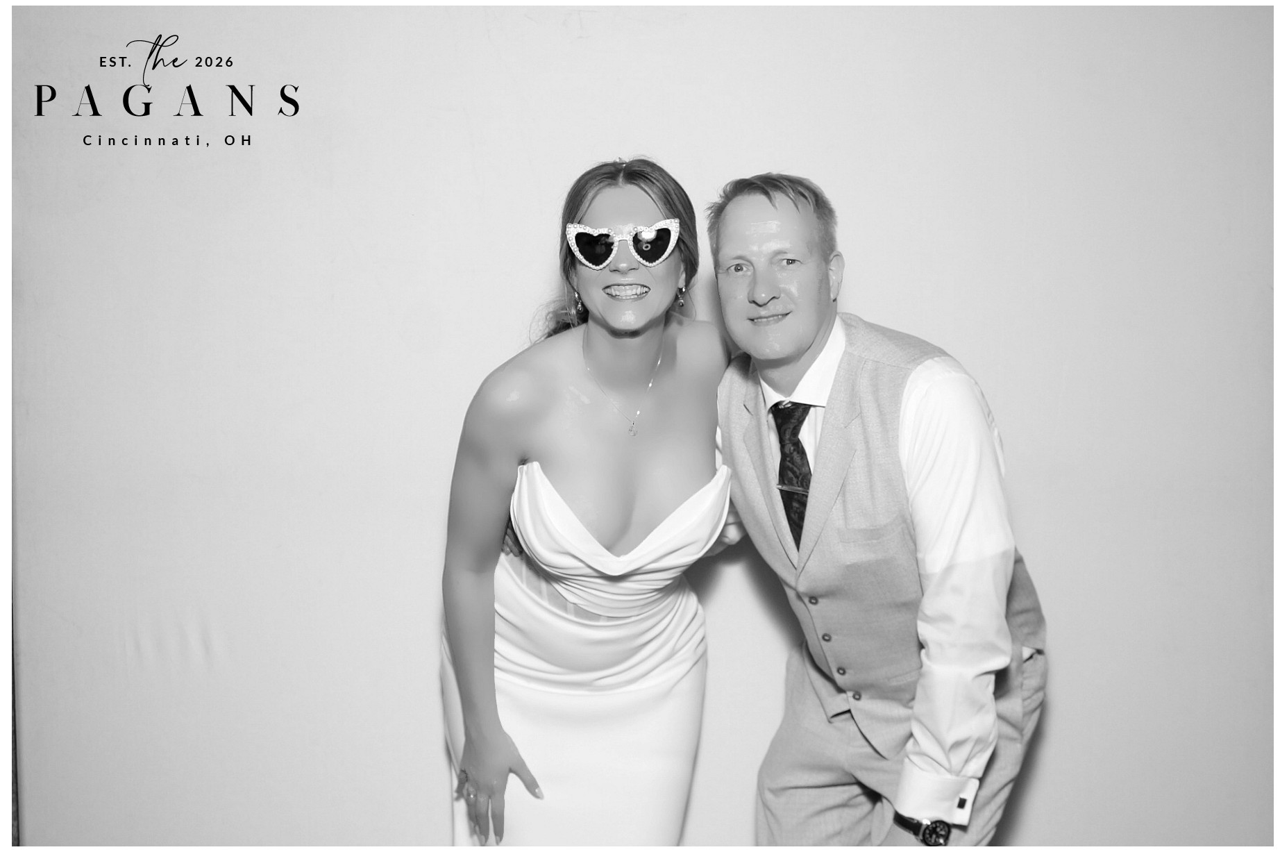 AJ & Vivien | View more photos from the event at gallery.photoboothcincy.com/u/PhotoBoothCincy/AJ-Vivien
