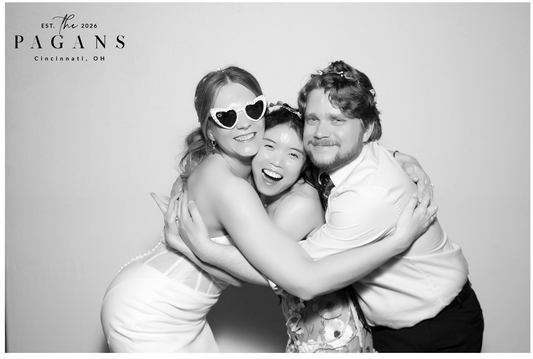 AJ & Vivien | View more photos from the event at gallery.photoboothcincy.com/u/PhotoBoothCincy/AJ-Vivien