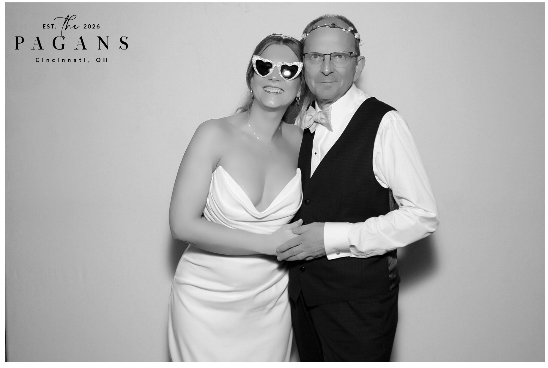 AJ & Vivien | View more photos from the event at gallery.photoboothcincy.com/u/PhotoBoothCincy/AJ-Vivien