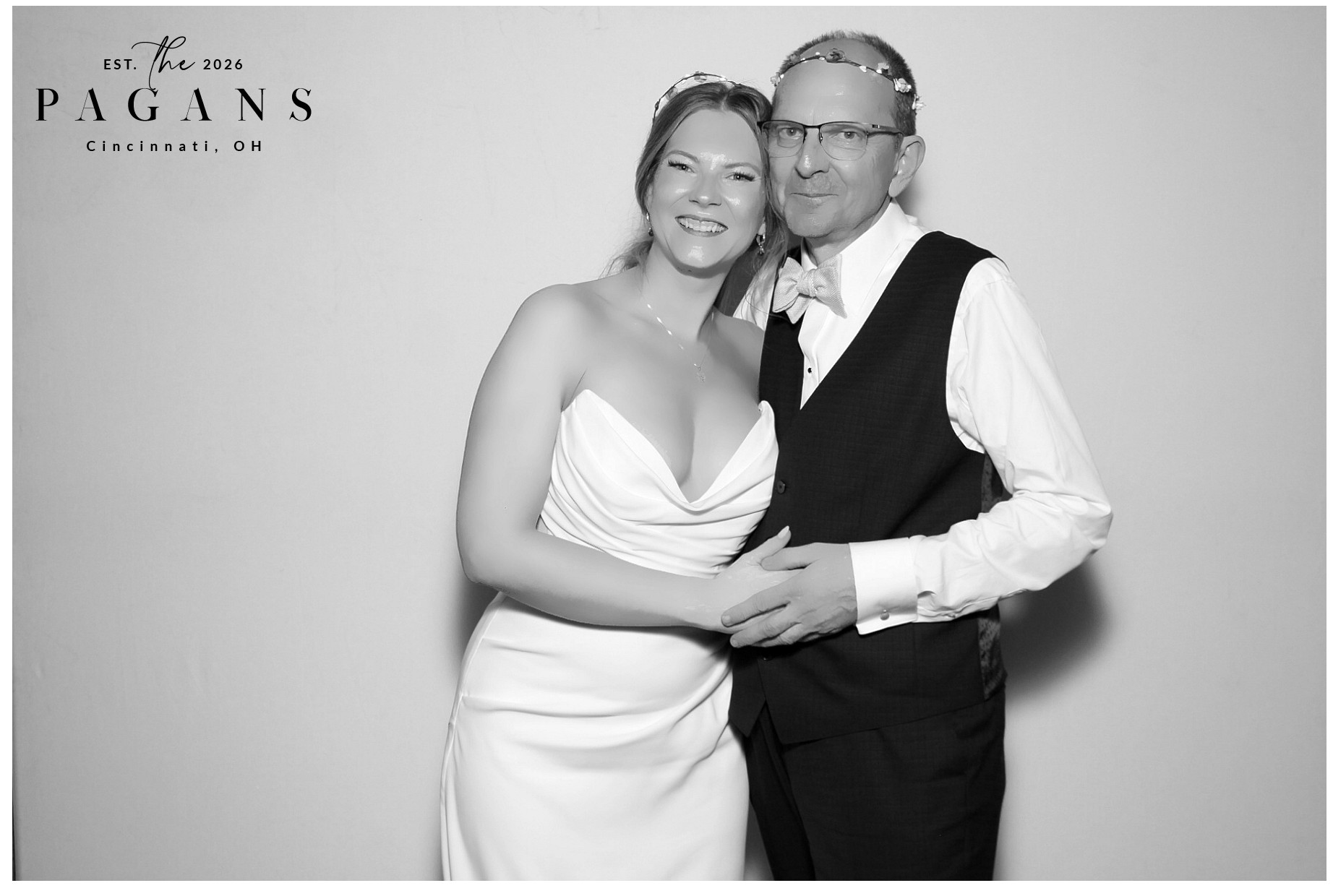 AJ & Vivien | View more photos from the event at gallery.photoboothcincy.com/u/PhotoBoothCincy/AJ-Vivien