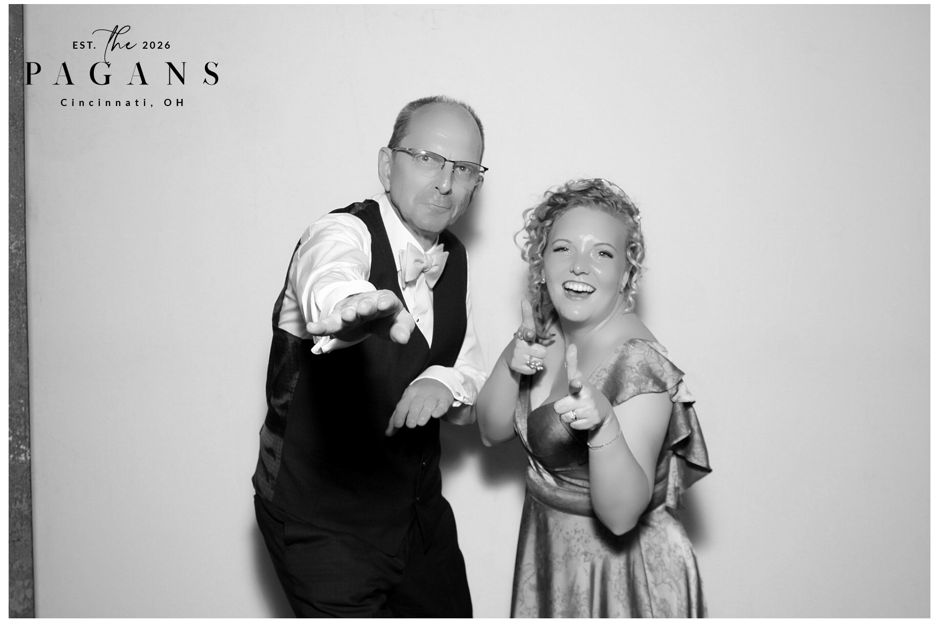 AJ & Vivien | View more photos from the event at gallery.photoboothcincy.com/u/PhotoBoothCincy/AJ-Vivien