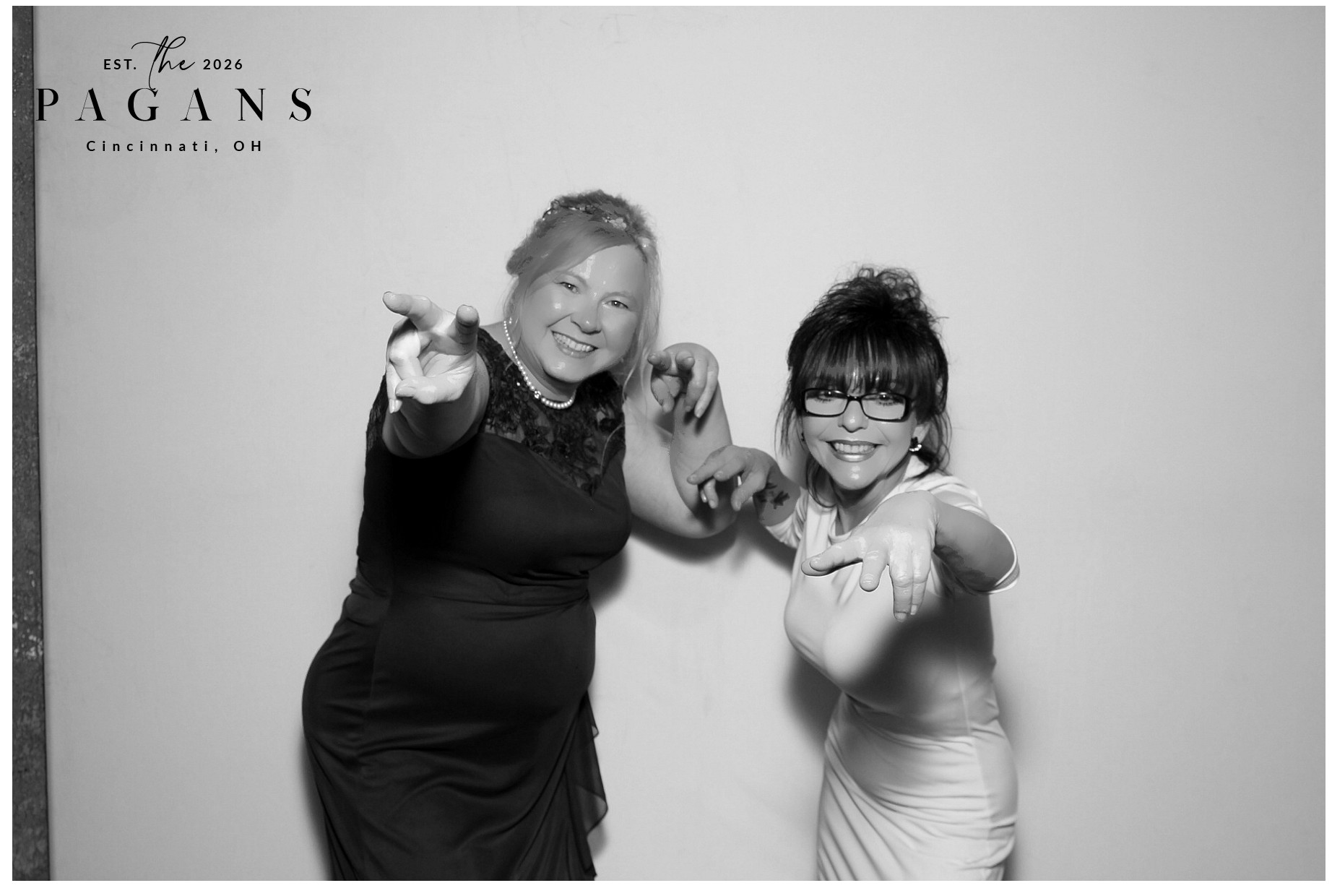 AJ & Vivien | View more photos from the event at gallery.photoboothcincy.com/u/PhotoBoothCincy/AJ-Vivien