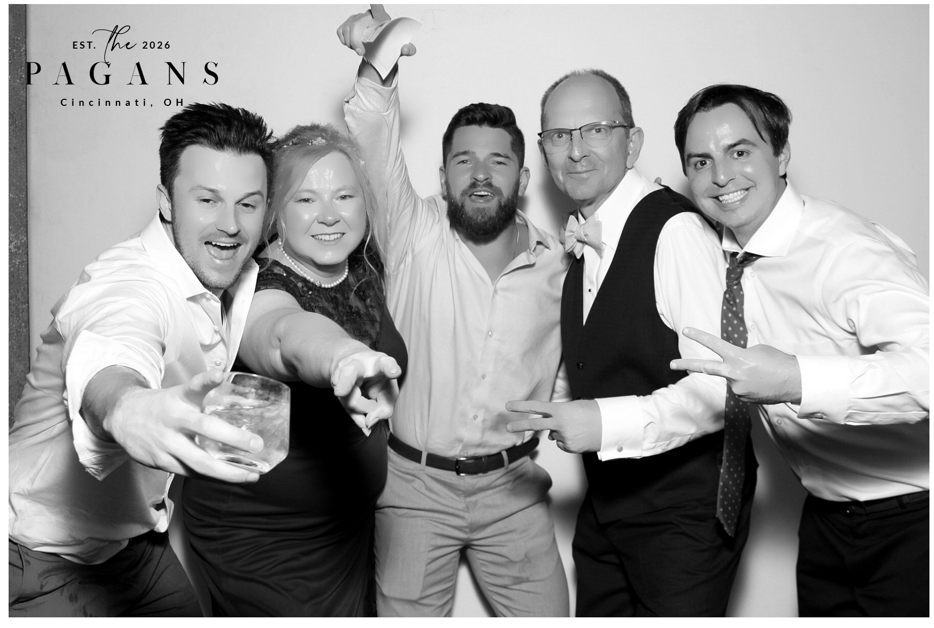 AJ & Vivien | View more photos from the event at gallery.photoboothcincy.com/u/PhotoBoothCincy/AJ-Vivien