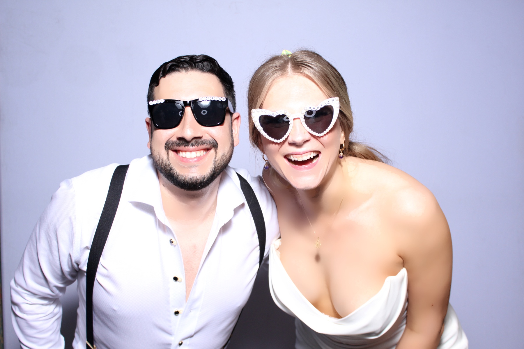 AJ & Vivien | View more photos from the event at gallery.photoboothcincy.com/u/PhotoBoothCincy/AJ-Vivien