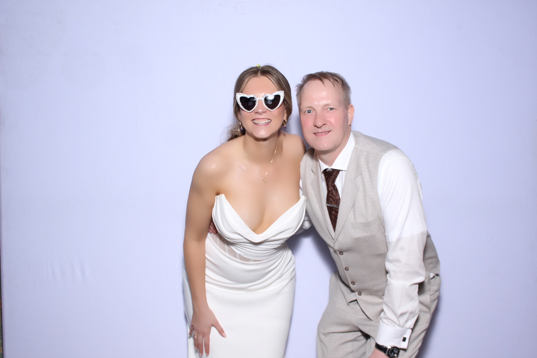 AJ & Vivien | View more photos from the event at gallery.photoboothcincy.com/u/PhotoBoothCincy/AJ-Vivien