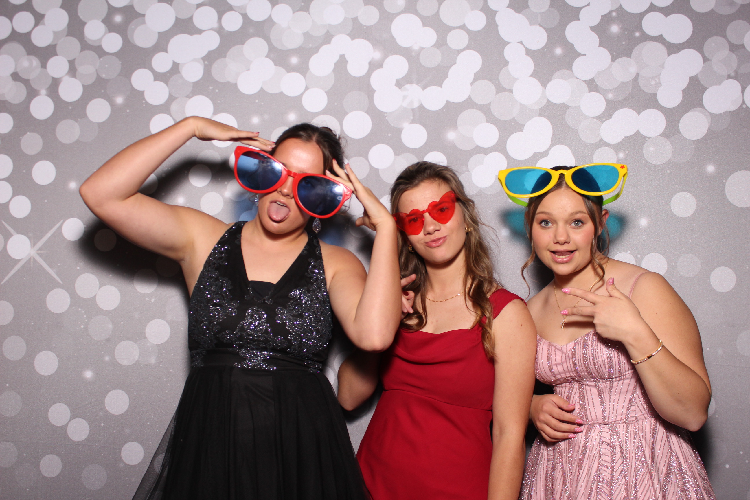 AMHEA Prom Update | View more photos from the event at gallery.photoboothcincy.com/u/PhotoBoothCincy/AMHEA-Prom-Update