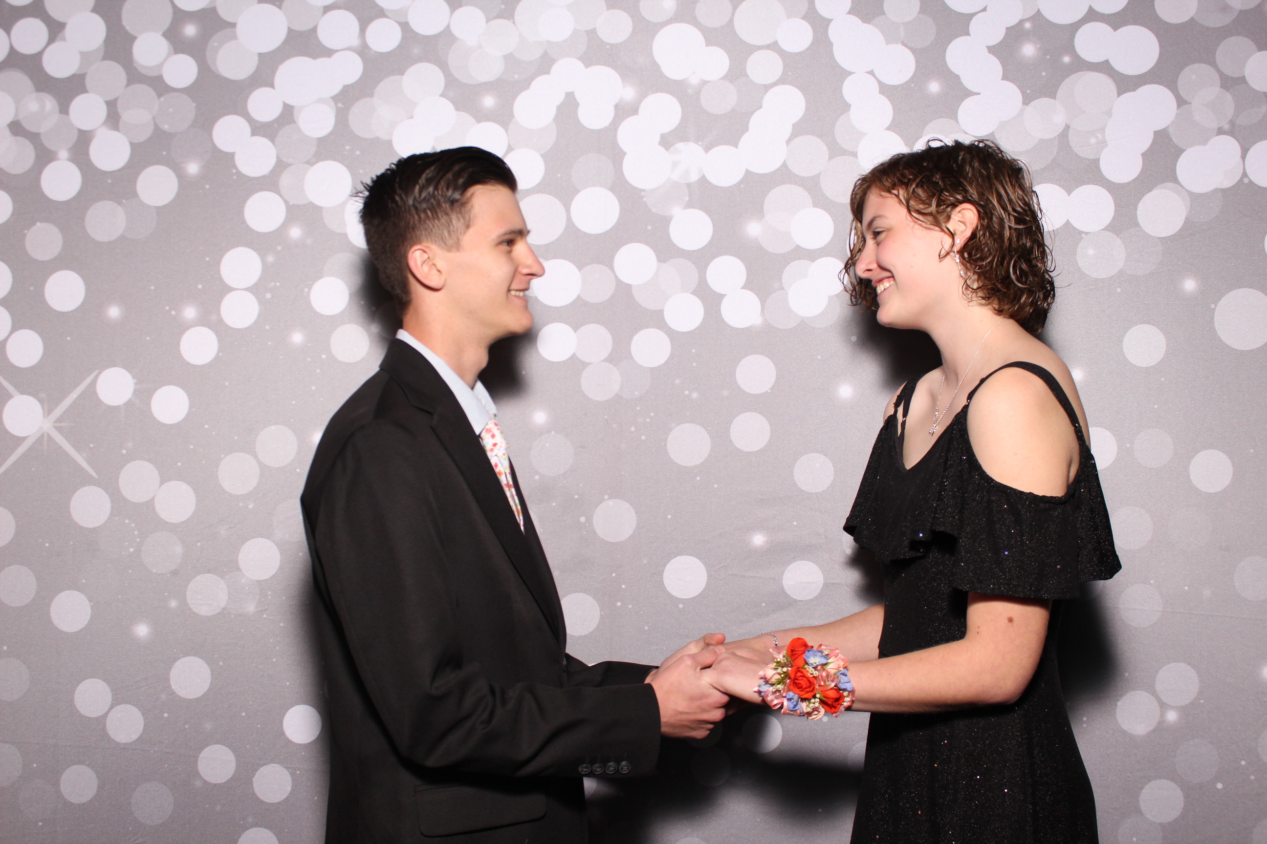 AMHEA Prom Update | View more photos from the event at gallery.photoboothcincy.com/u/PhotoBoothCincy/AMHEA-Prom-Update