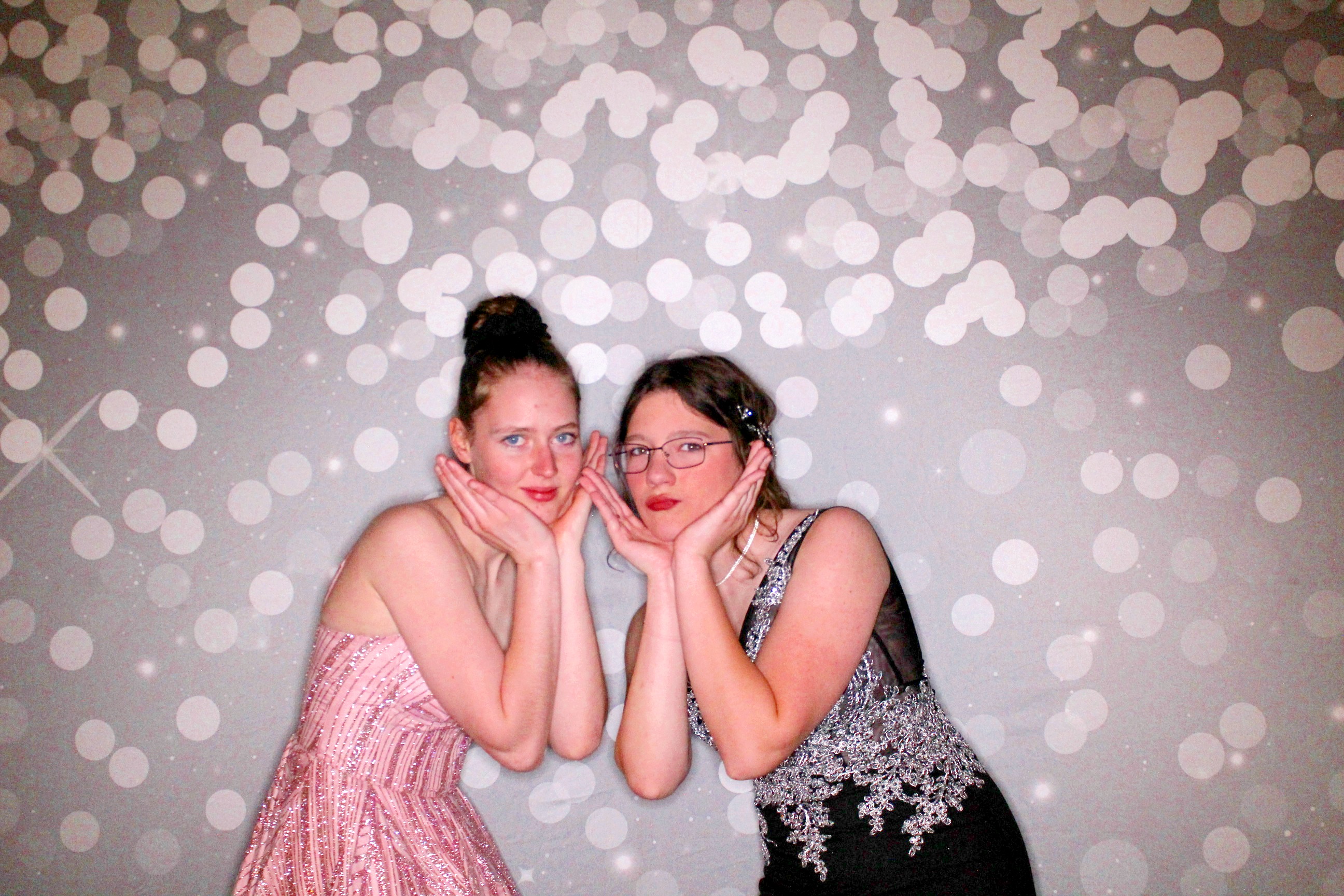 AMHEA Prom Update | View more photos from the event at gallery.photoboothcincy.com/u/PhotoBoothCincy/AMHEA-Prom-Update