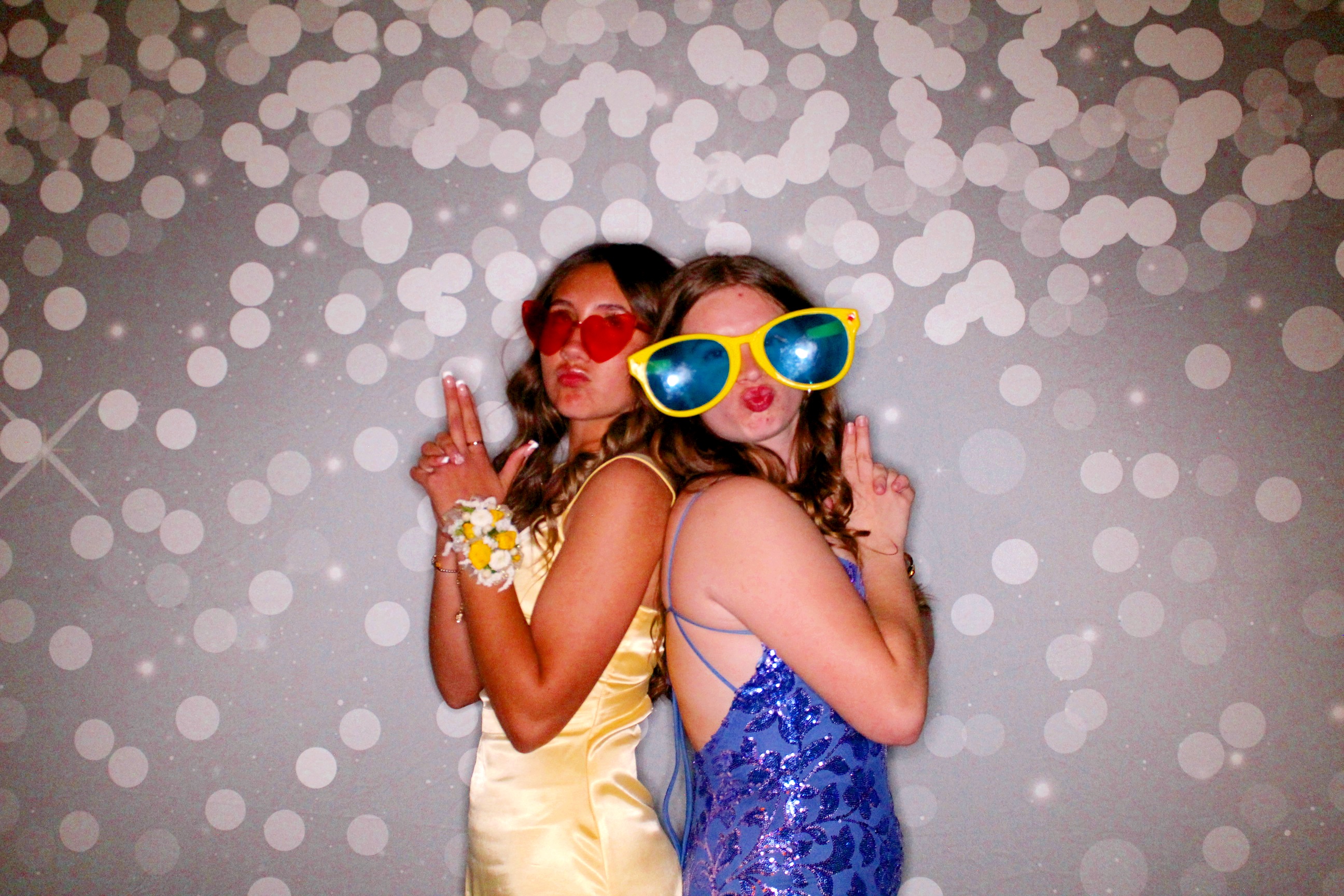 AMHEA Prom Update | View more photos from the event at gallery.photoboothcincy.com/u/PhotoBoothCincy/AMHEA-Prom-Update