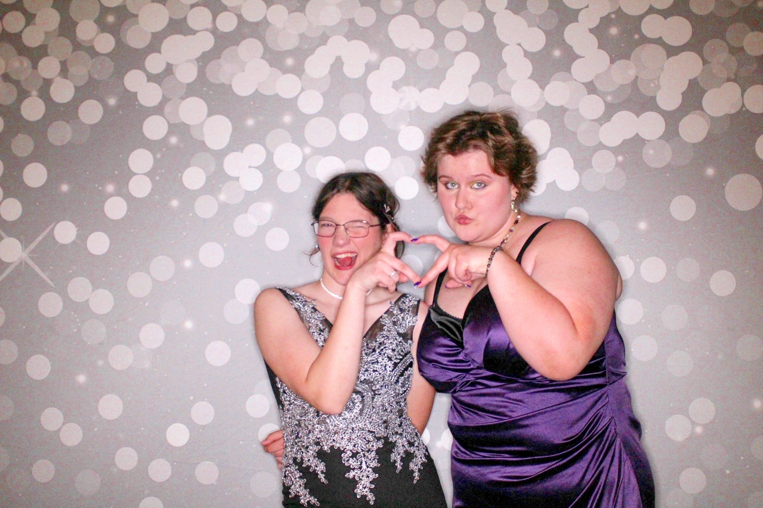AMHEA Prom Update | View more photos from the event at gallery.photoboothcincy.com/u/PhotoBoothCincy/AMHEA-Prom-Update