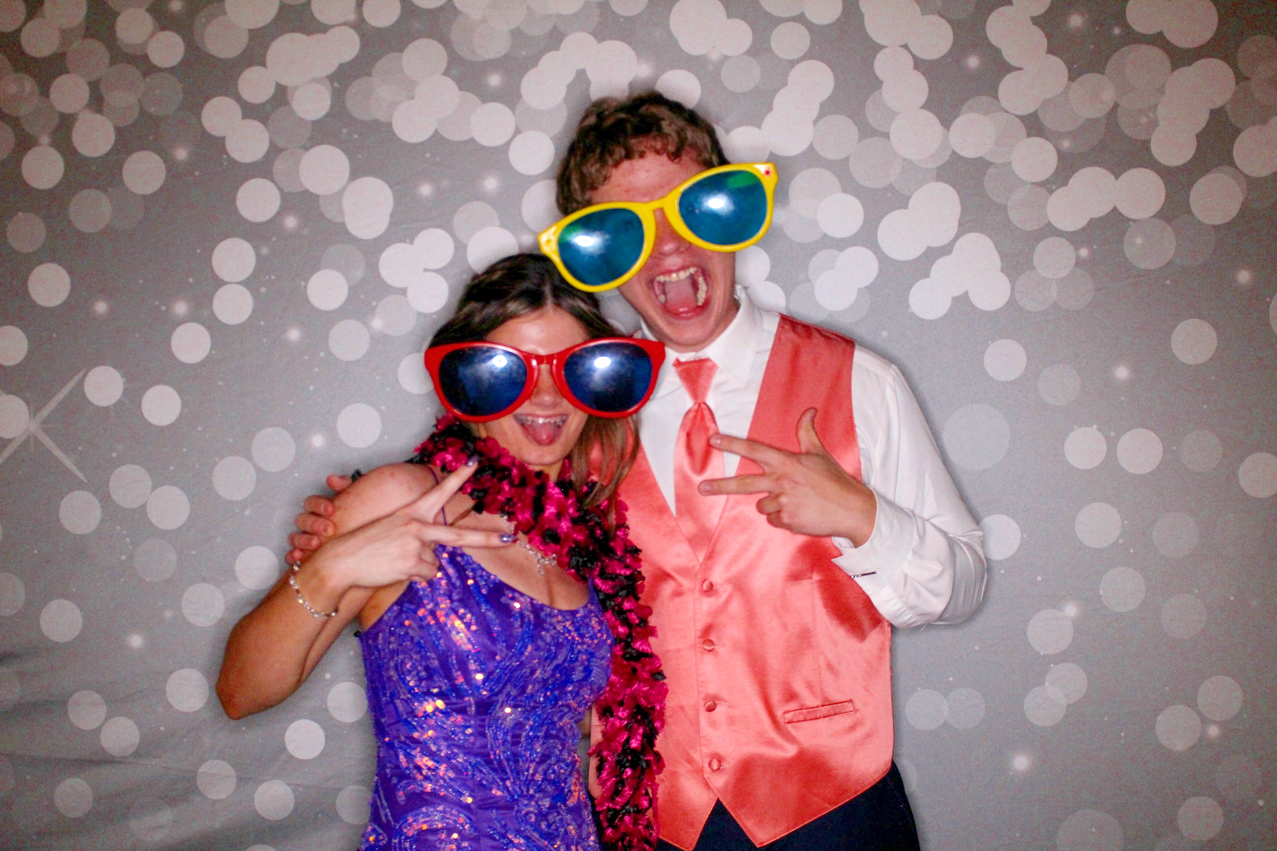 AMHEA Prom Update | View more photos from the event at gallery.photoboothcincy.com/u/PhotoBoothCincy/AMHEA-Prom-Update