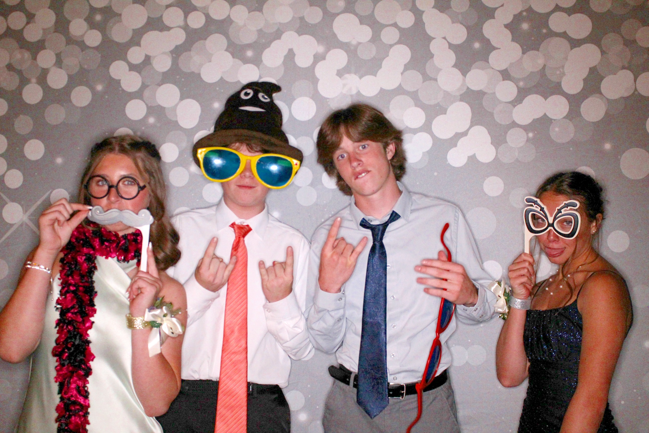 AMHEA Prom Update | View more photos from the event at gallery.photoboothcincy.com/u/PhotoBoothCincy/AMHEA-Prom-Update