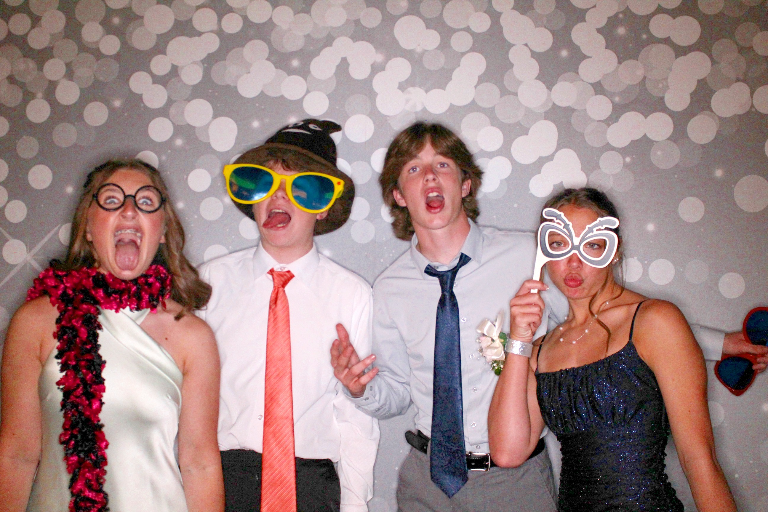 AMHEA Prom Update | View more photos from the event at gallery.photoboothcincy.com/u/PhotoBoothCincy/AMHEA-Prom-Update
