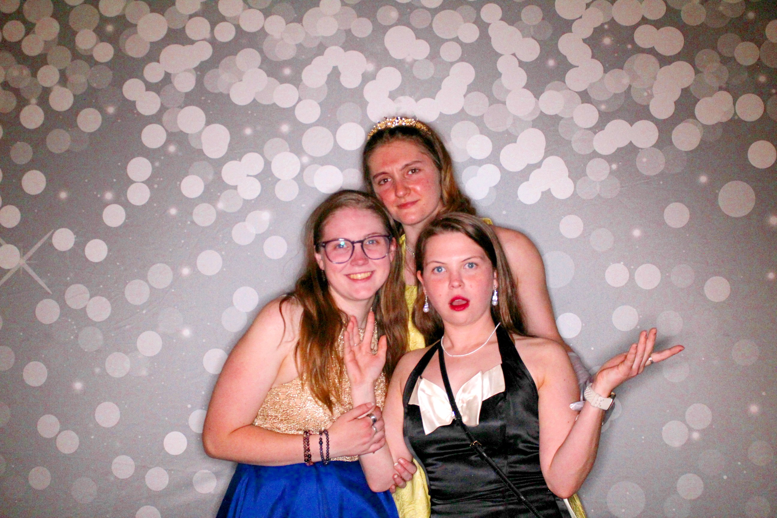 AMHEA Prom Update | View more photos from the event at gallery.photoboothcincy.com/u/PhotoBoothCincy/AMHEA-Prom-Update