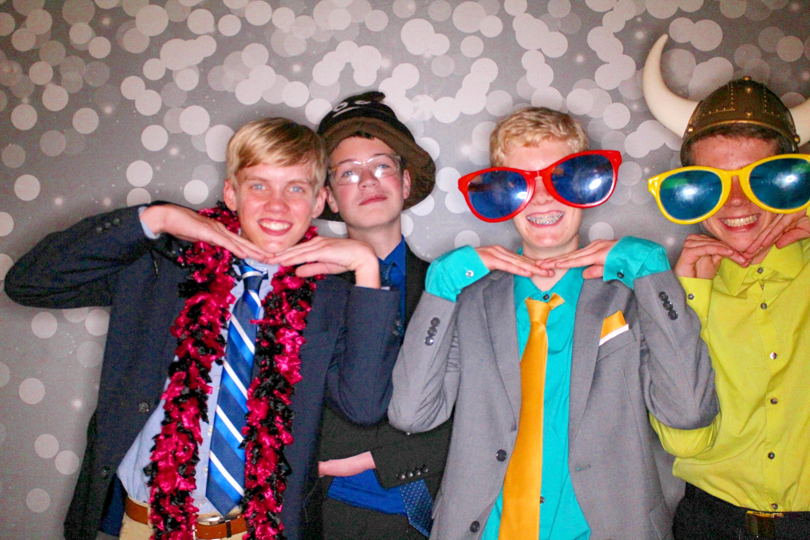 AMHEA Prom Update | View more photos from the event at gallery.photoboothcincy.com/u/PhotoBoothCincy/AMHEA-Prom-Update
