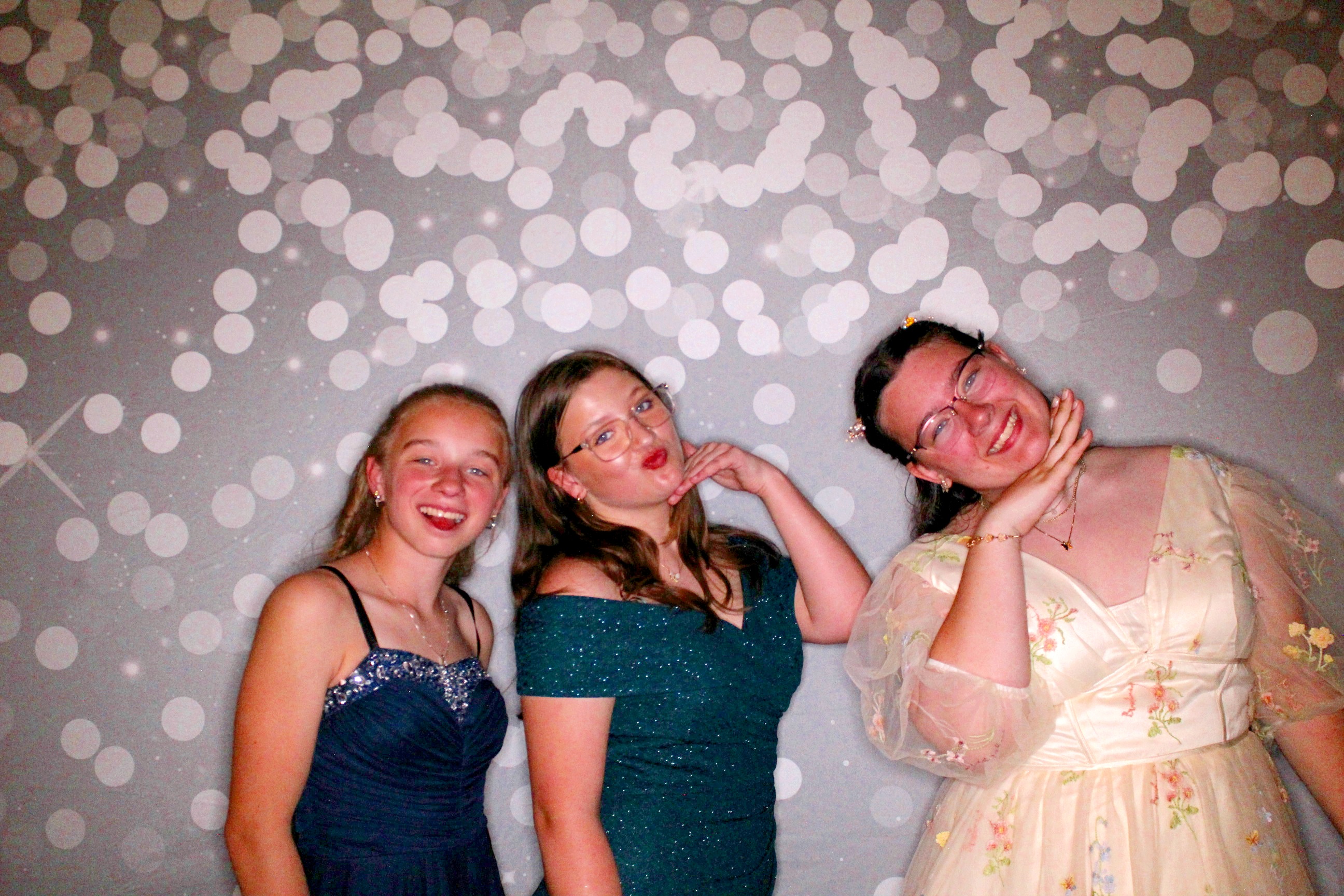 AMHEA Prom Update | View more photos from the event at gallery.photoboothcincy.com/u/PhotoBoothCincy/AMHEA-Prom-Update