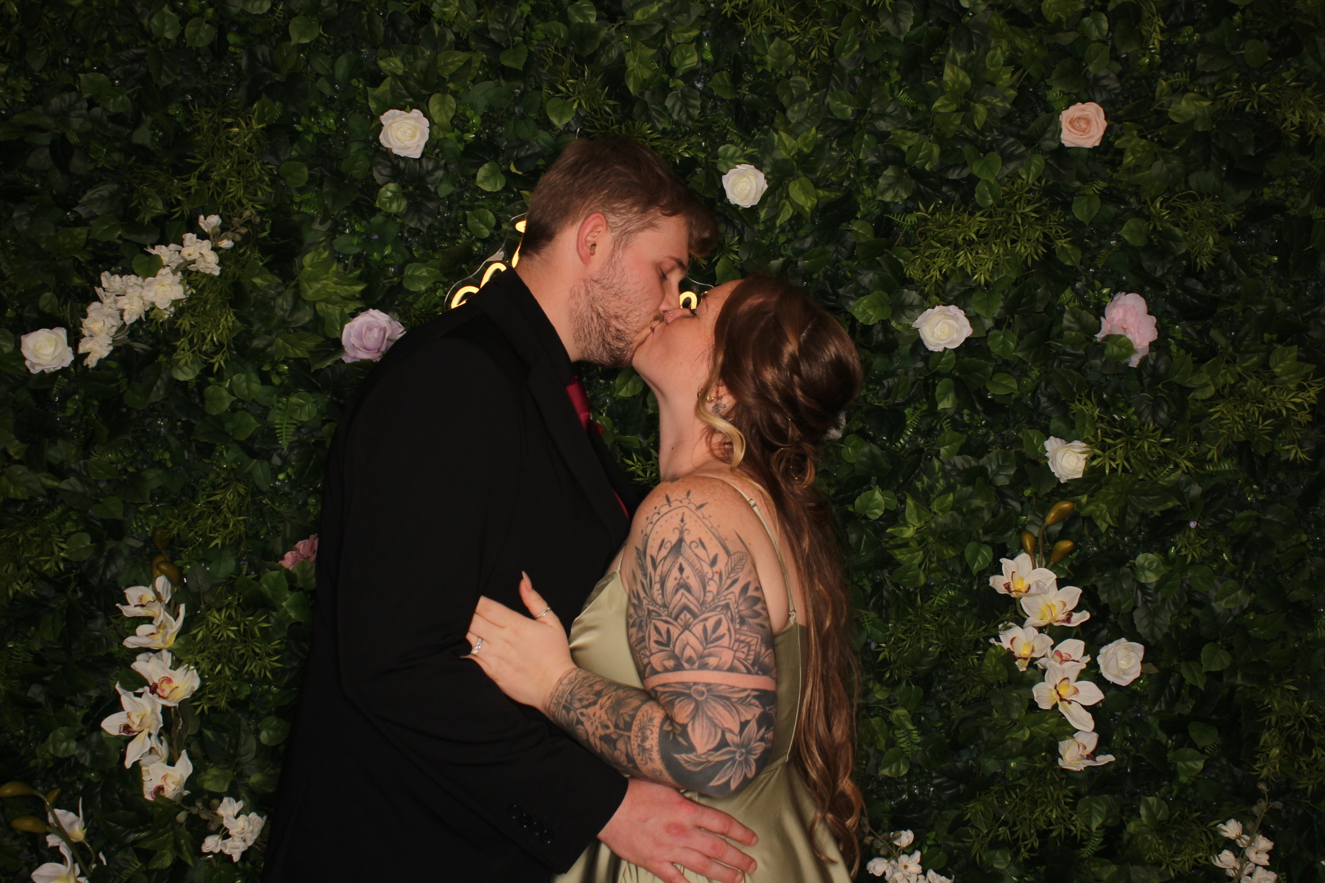 Abigail & Austin | View more photos from the event at gallery.photoboothcincy.com/u/PhotoBoothCincy/Abigail-Austin
