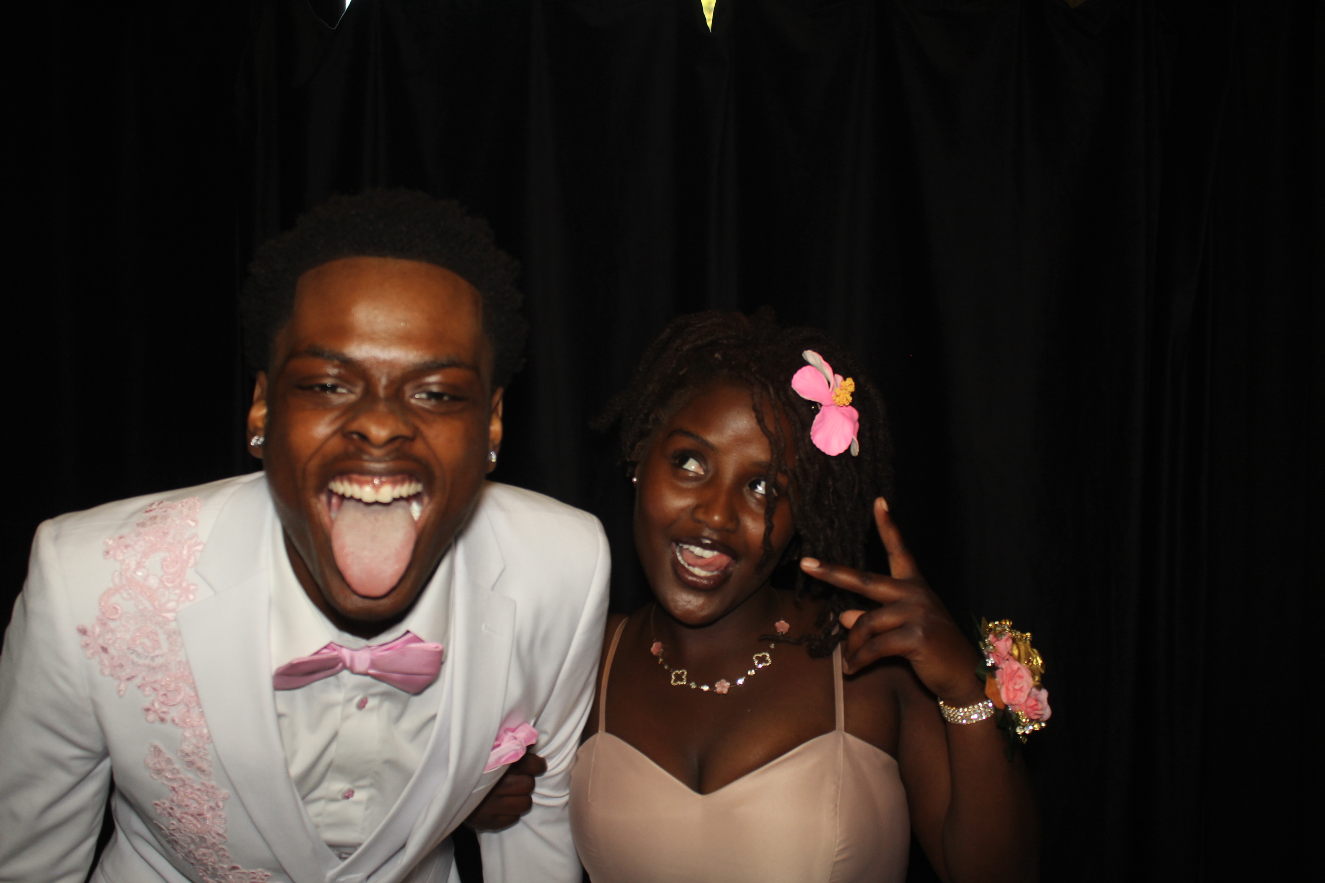 Aiken High School Prom | View more photos from the event at gallery.photoboothcincy.com/u/PhotoBoothCincy/Aiken-High-School-Prom-0