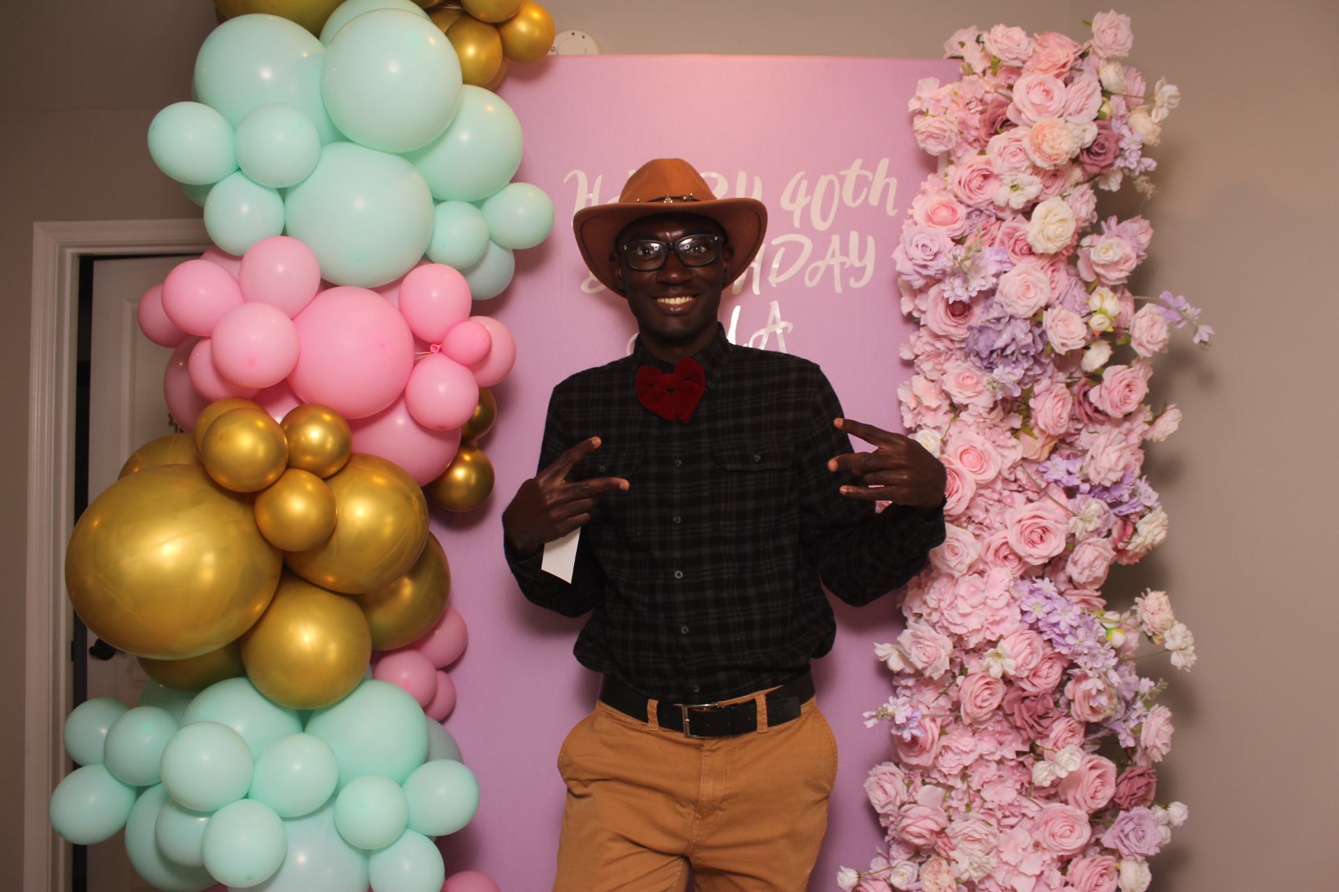 Akua's Run for the Roses 40th Birthday | View more photos from the event at gallery.photoboothcincy.com/u/PhotoBoothCincy/Akuas-Run-for-the-Roses-40th-Birthday