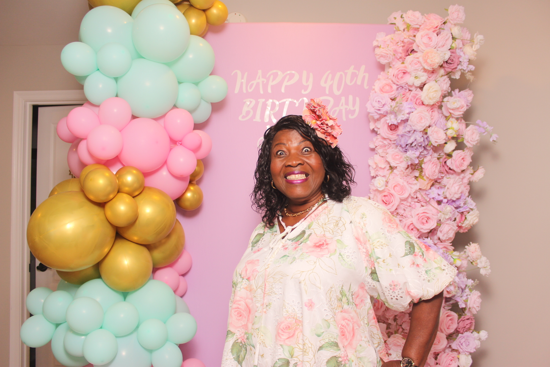Akua's Run for the Roses 40th Birthday | View more photos from the event at gallery.photoboothcincy.com/u/PhotoBoothCincy/Akuas-Run-for-the-Roses-40th-Birthday
