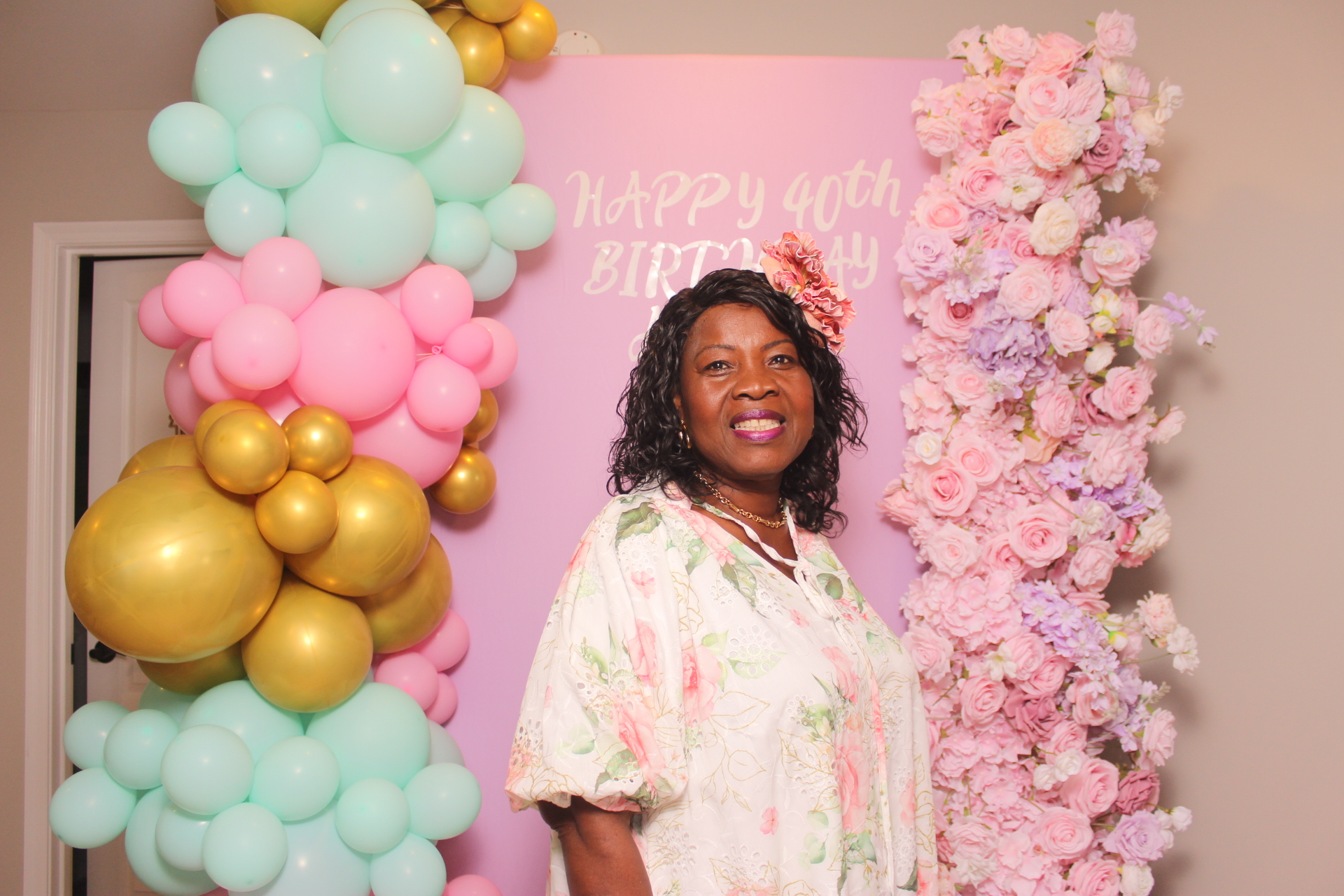 Akua's Run for the Roses 40th Birthday | View more photos from the event at gallery.photoboothcincy.com/u/PhotoBoothCincy/Akuas-Run-for-the-Roses-40th-Birthday