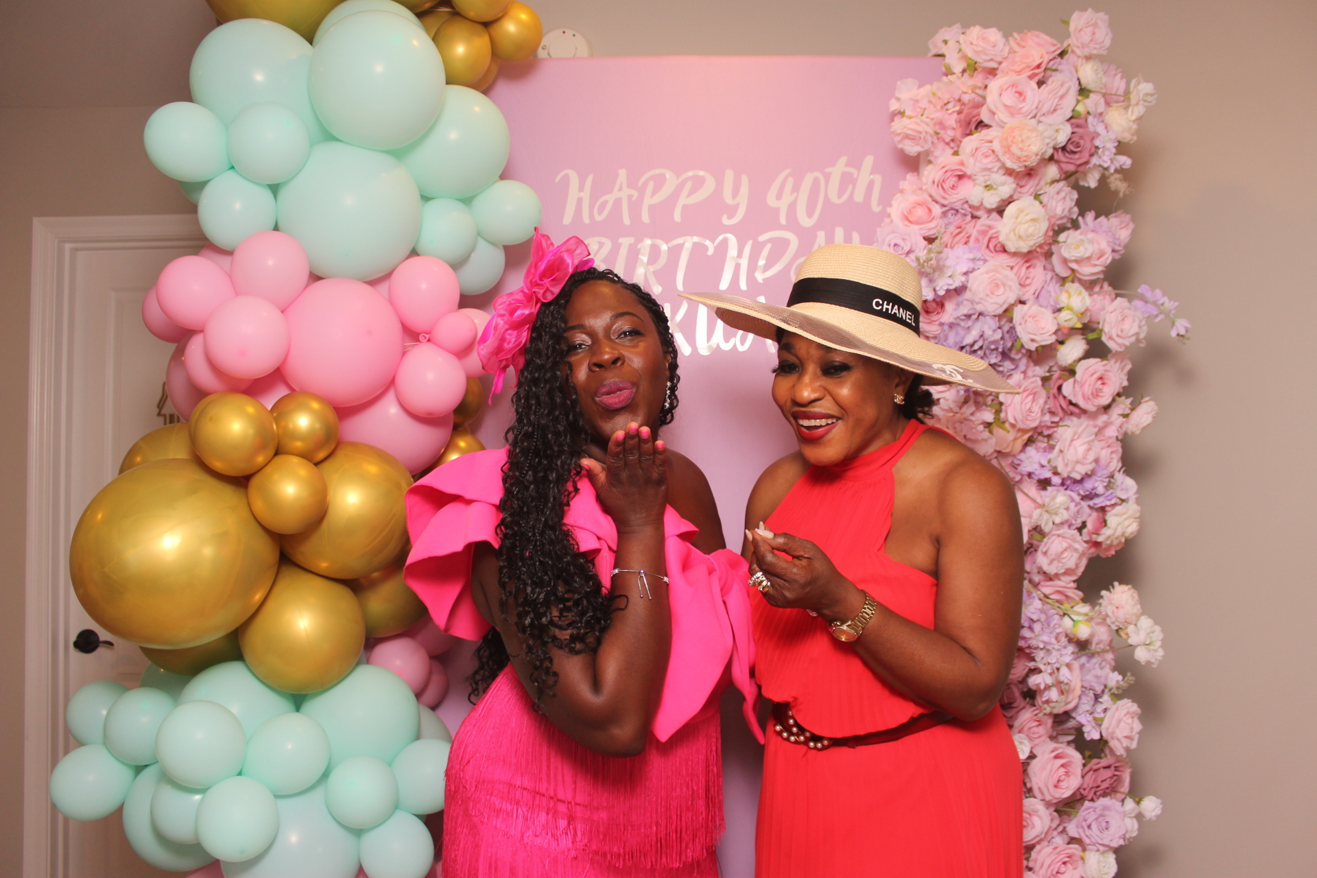 Akua's Run for the Roses 40th Birthday | View more photos from the event at gallery.photoboothcincy.com/u/PhotoBoothCincy/Akuas-Run-for-the-Roses-40th-Birthday