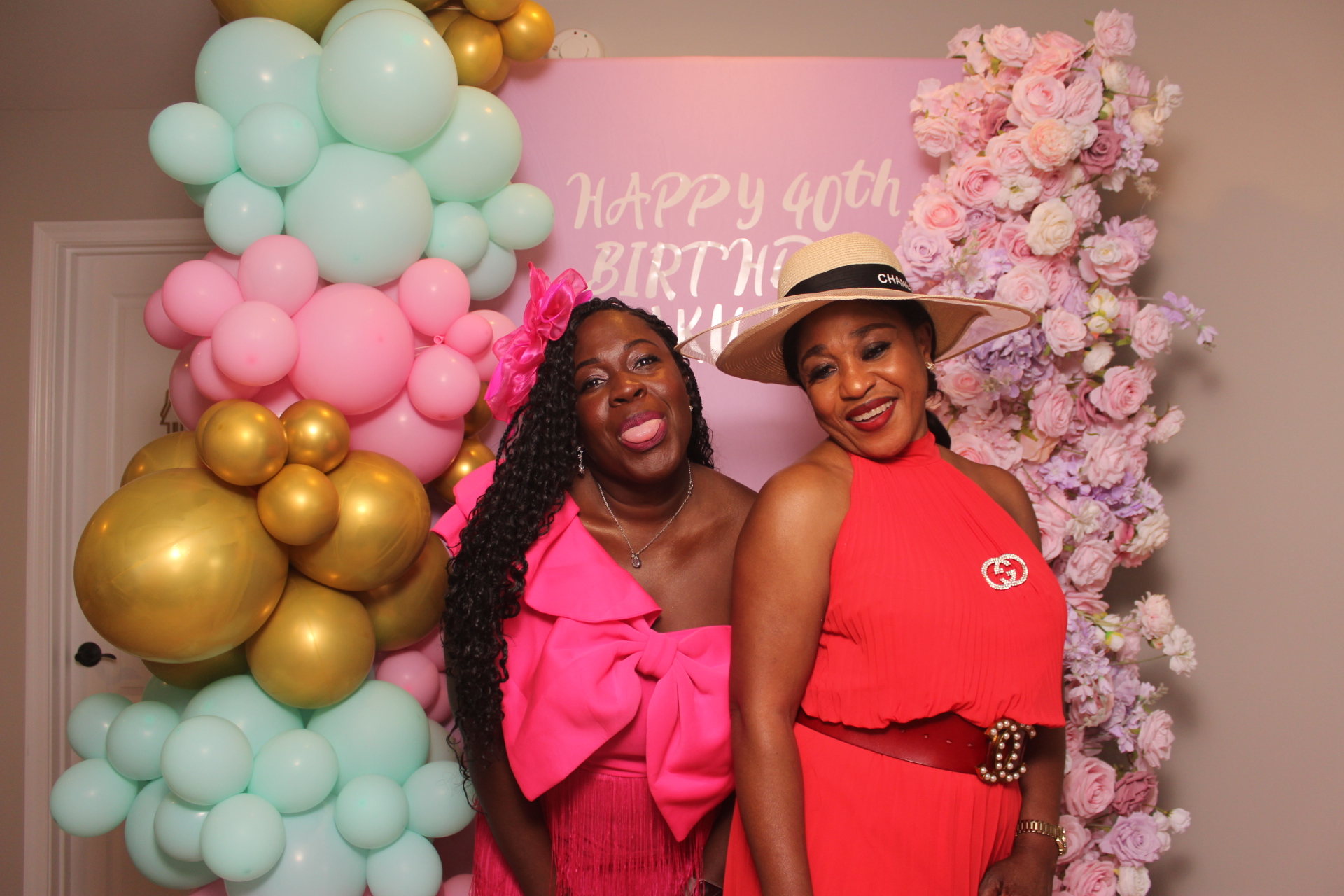 Akua's Run for the Roses 40th Birthday | View more photos from the event at gallery.photoboothcincy.com/u/PhotoBoothCincy/Akuas-Run-for-the-Roses-40th-Birthday