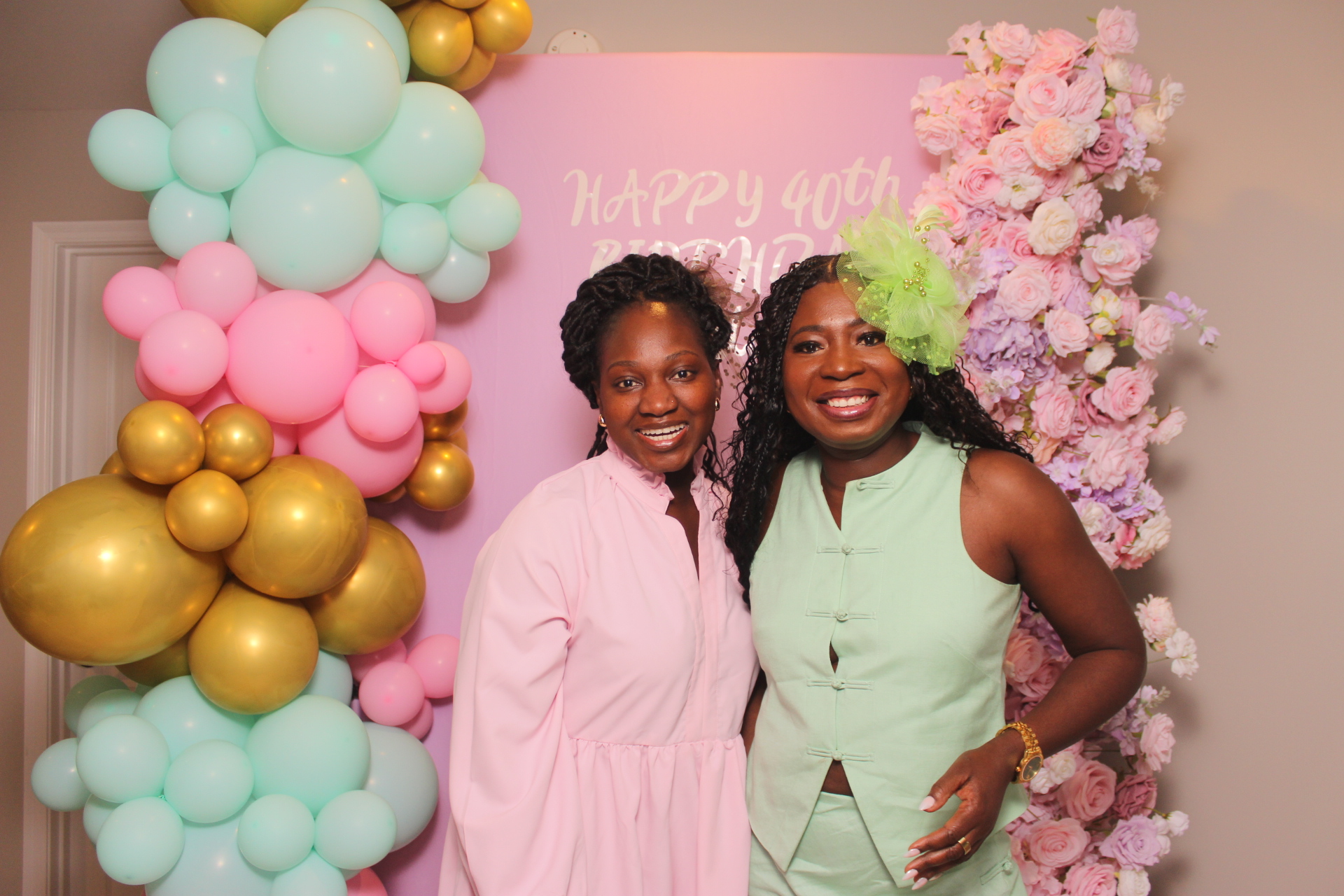 Akua's Run for the Roses 40th Birthday | View more photos from the event at gallery.photoboothcincy.com/u/PhotoBoothCincy/Akuas-Run-for-the-Roses-40th-Birthday