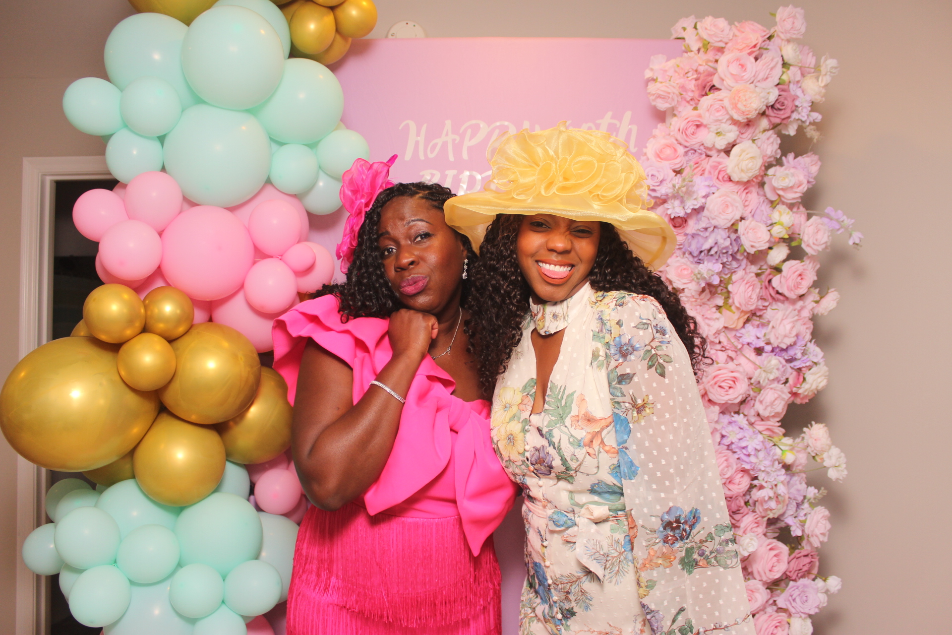 Akua's Run for the Roses 40th Birthday | View more photos from the event at gallery.photoboothcincy.com/u/PhotoBoothCincy/Akuas-Run-for-the-Roses-40th-Birthday