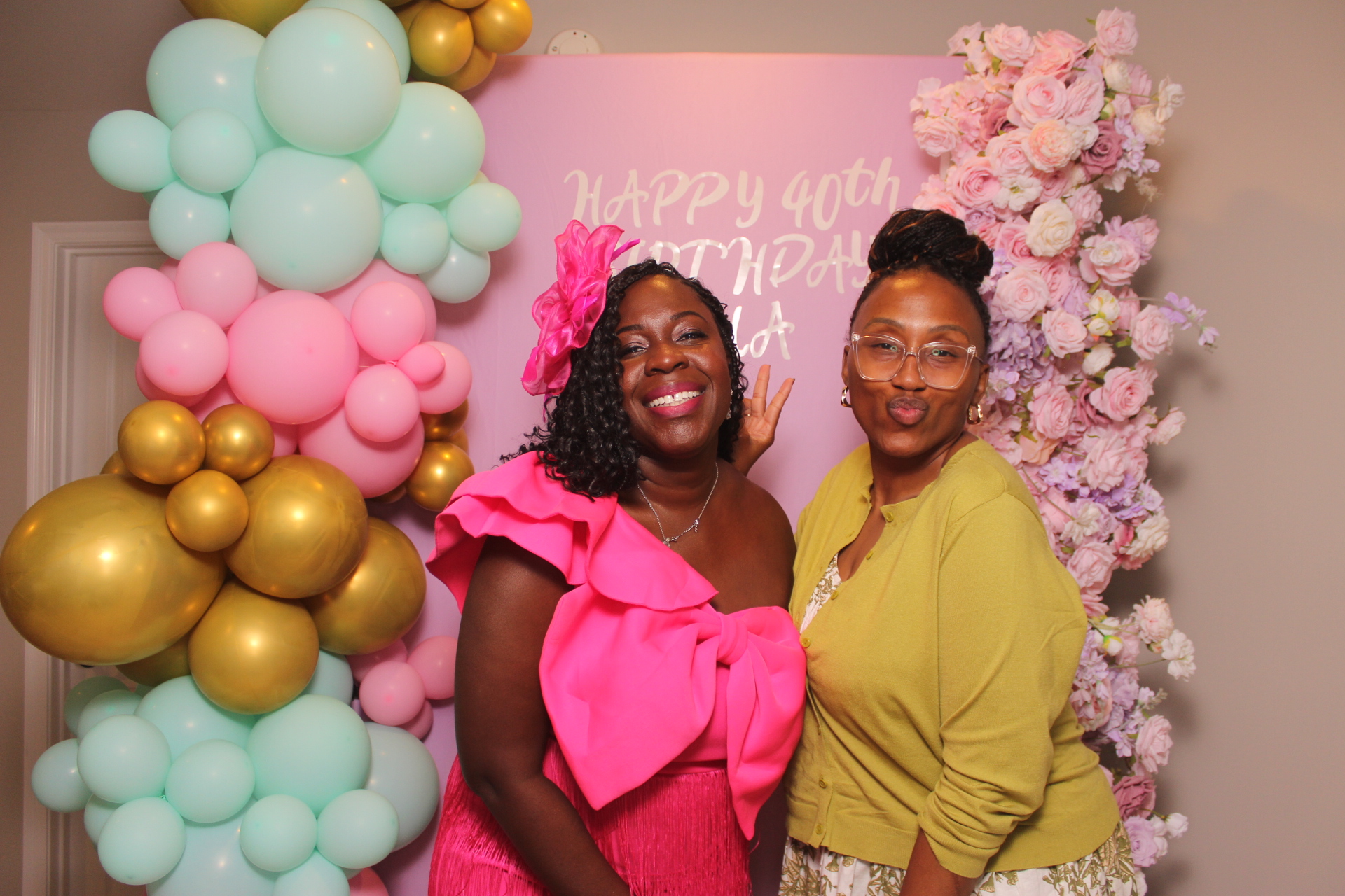 Akua's Run for the Roses 40th Birthday | View more photos from the event at gallery.photoboothcincy.com/u/PhotoBoothCincy/Akuas-Run-for-the-Roses-40th-Birthday