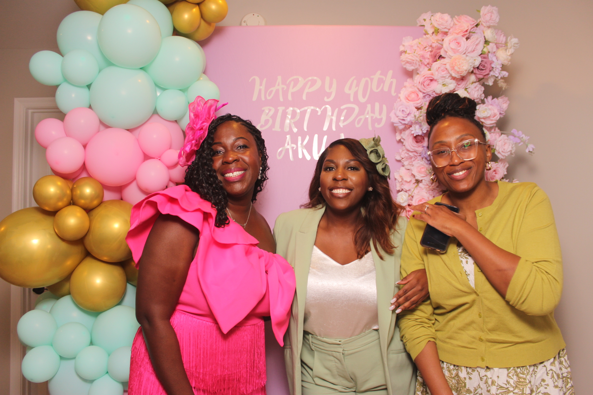 Akua's Run for the Roses 40th Birthday | View more photos from the event at gallery.photoboothcincy.com/u/PhotoBoothCincy/Akuas-Run-for-the-Roses-40th-Birthday