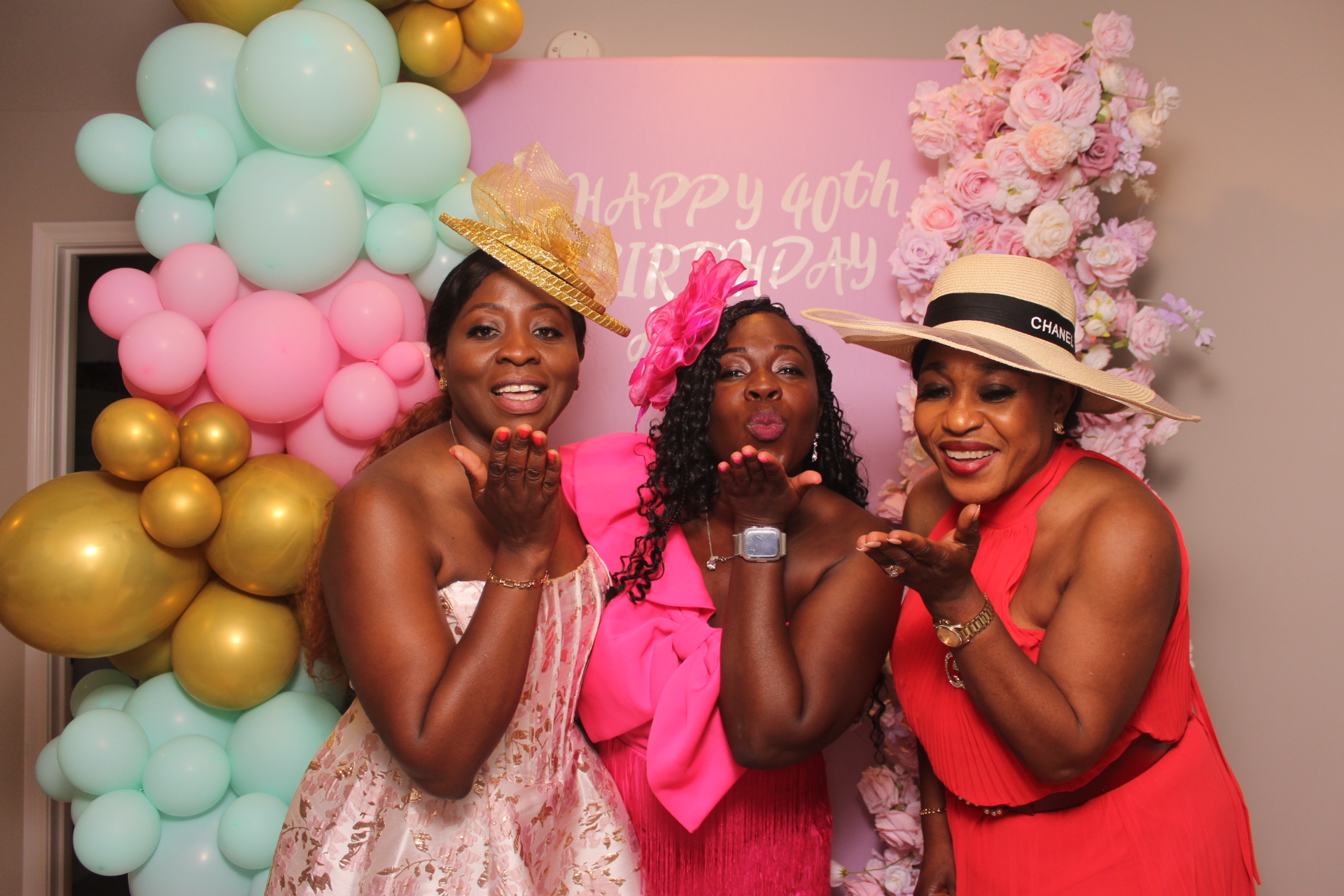 Akua's Run for the Roses 40th Birthday | View more photos from the event at gallery.photoboothcincy.com/u/PhotoBoothCincy/Akuas-Run-for-the-Roses-40th-Birthday