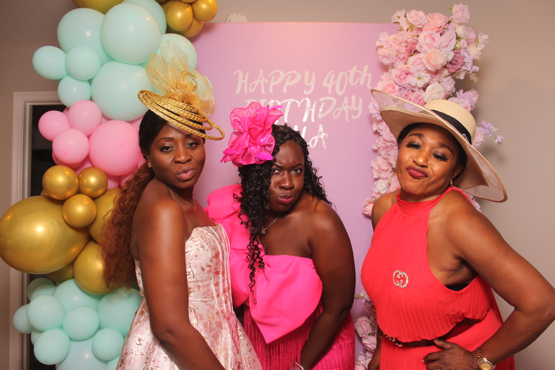 Akua's Run for the Roses 40th Birthday | View more photos from the event at gallery.photoboothcincy.com/u/PhotoBoothCincy/Akuas-Run-for-the-Roses-40th-Birthday