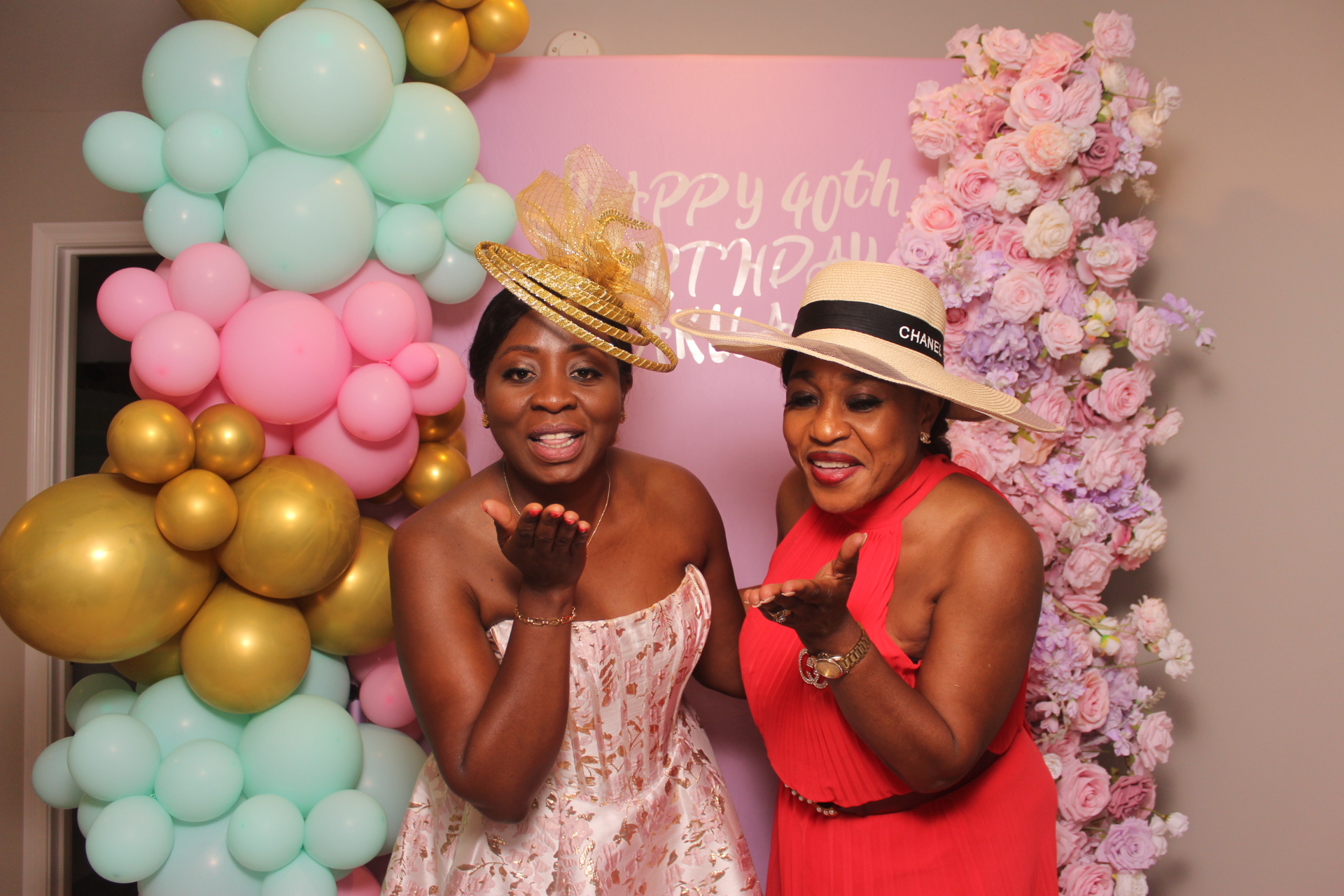 Akua's Run for the Roses 40th Birthday | View more photos from the event at gallery.photoboothcincy.com/u/PhotoBoothCincy/Akuas-Run-for-the-Roses-40th-Birthday