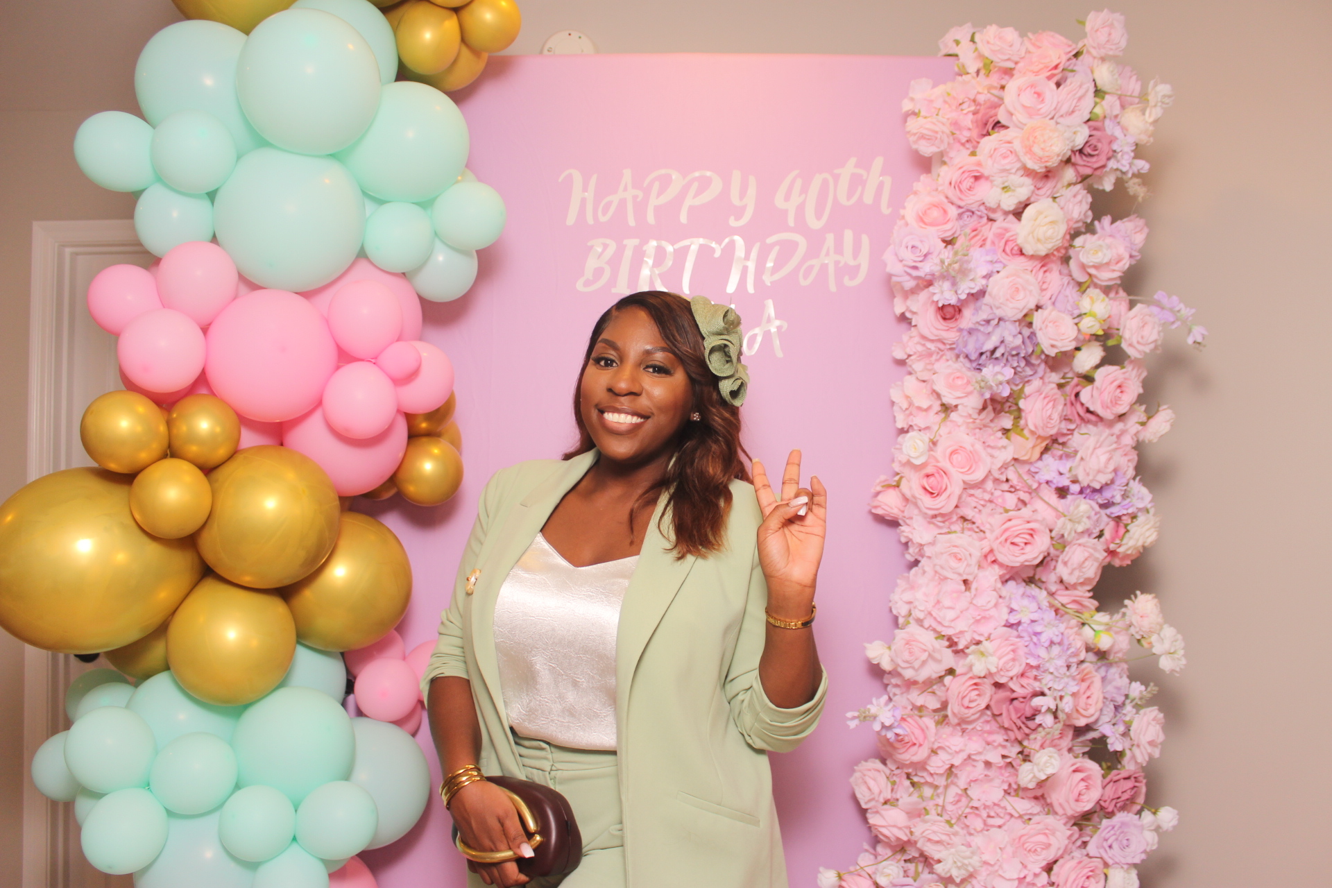 Akua's Run for the Roses 40th Birthday | View more photos from the event at gallery.photoboothcincy.com/u/PhotoBoothCincy/Akuas-Run-for-the-Roses-40th-Birthday