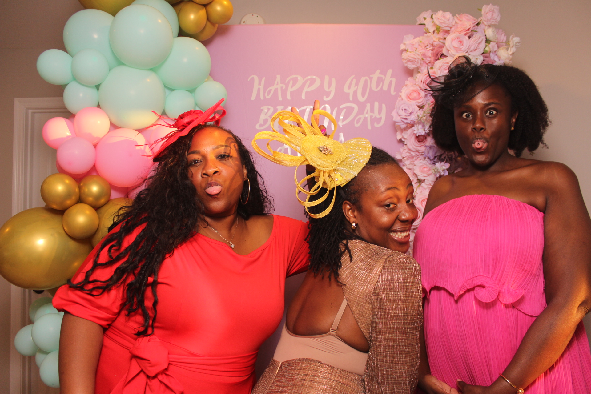 Akua's Run for the Roses 40th Birthday | View more photos from the event at gallery.photoboothcincy.com/u/PhotoBoothCincy/Akuas-Run-for-the-Roses-40th-Birthday