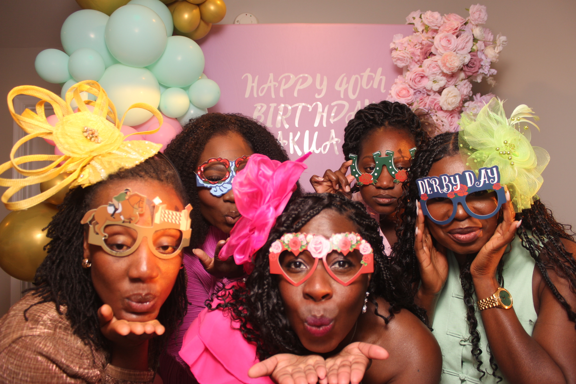 Akua's Run for the Roses 40th Birthday | View more photos from the event at gallery.photoboothcincy.com/u/PhotoBoothCincy/Akuas-Run-for-the-Roses-40th-Birthday