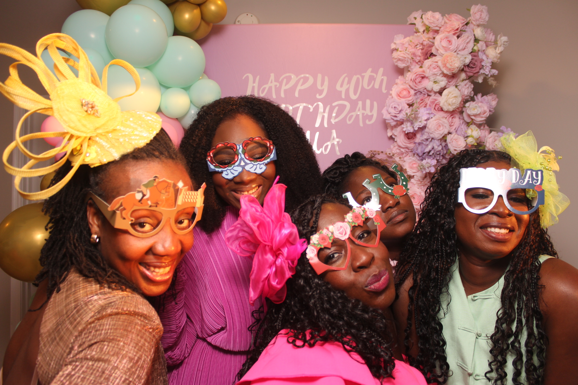 Akua's Run for the Roses 40th Birthday | View more photos from the event at gallery.photoboothcincy.com/u/PhotoBoothCincy/Akuas-Run-for-the-Roses-40th-Birthday