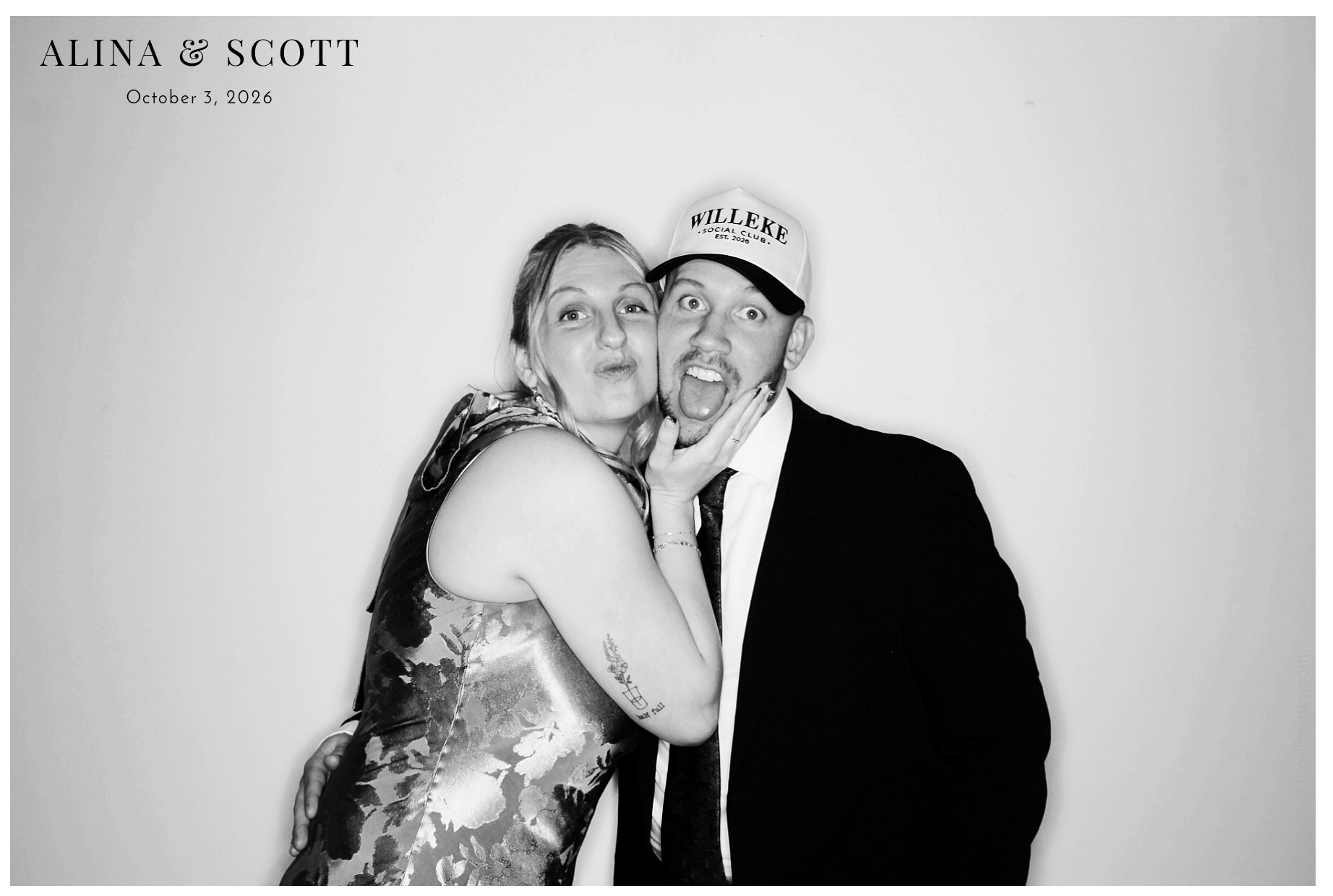 Alina & Scott Wedding | View more photos from the event at gallery.photoboothcincy.com/u/PhotoBoothCincy/Alina-Scott-Wedding