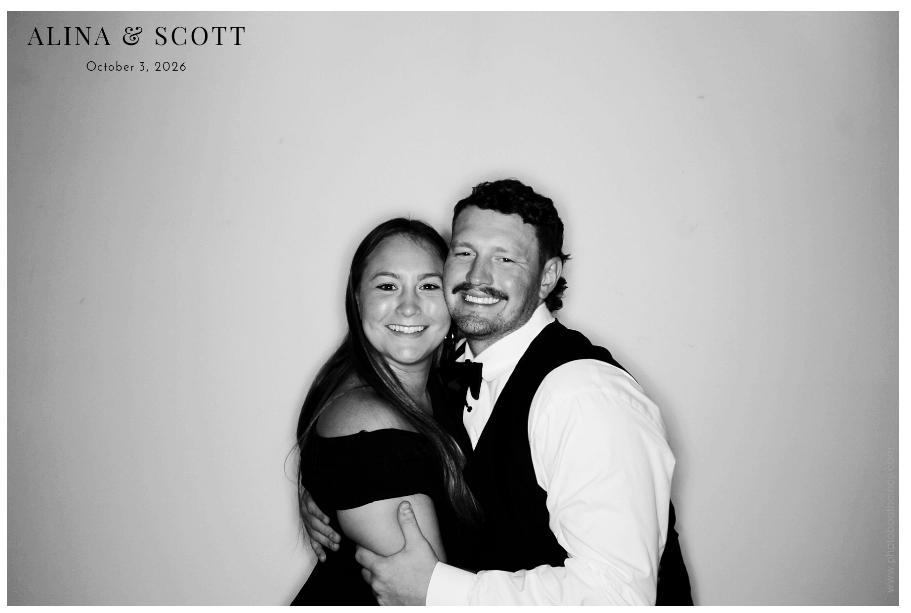 Alina & Scott Wedding | View more photos from the event at gallery.photoboothcincy.com/u/PhotoBoothCincy/Alina-Scott-Wedding