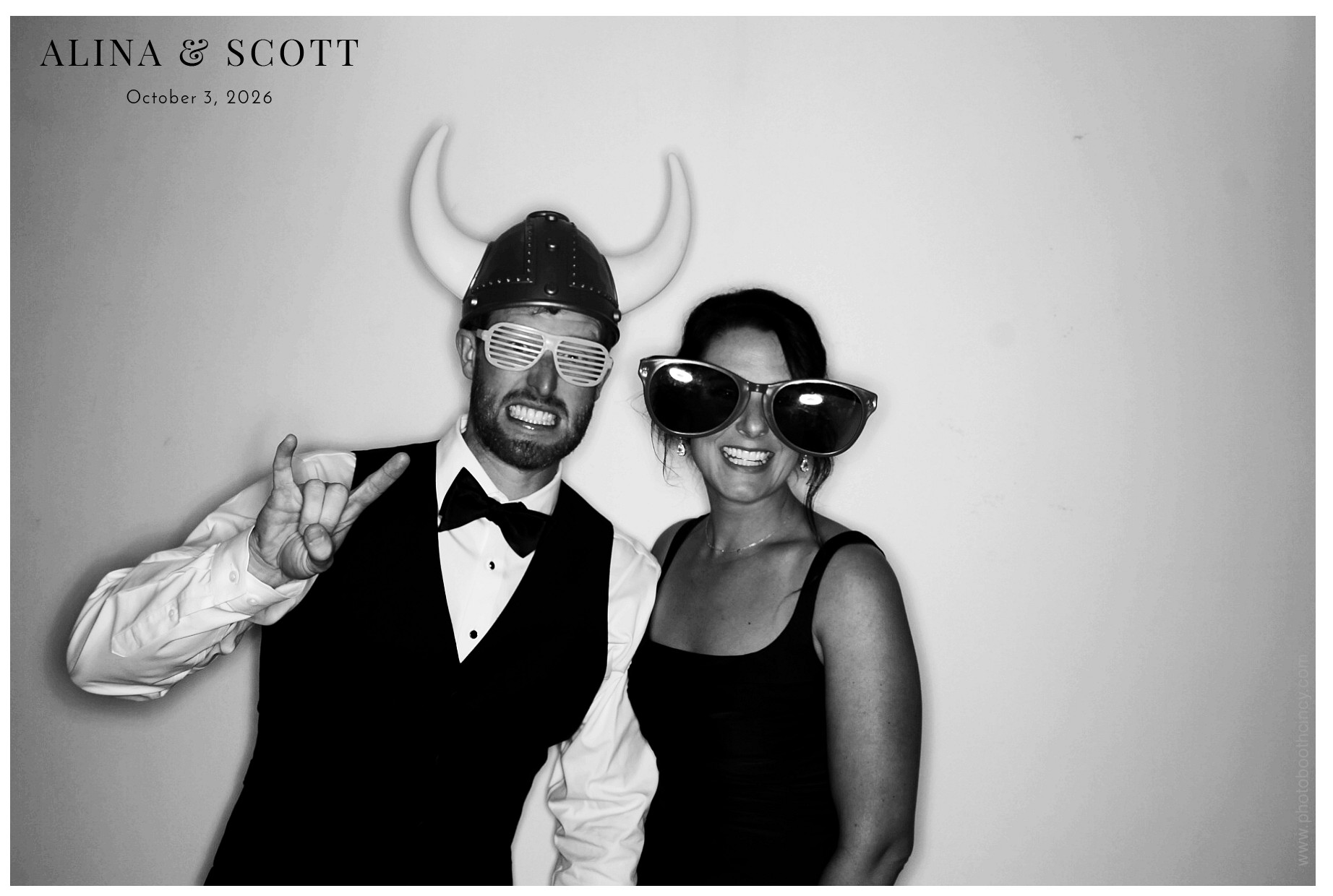Alina & Scott Wedding | View more photos from the event at gallery.photoboothcincy.com/u/PhotoBoothCincy/Alina-Scott-Wedding