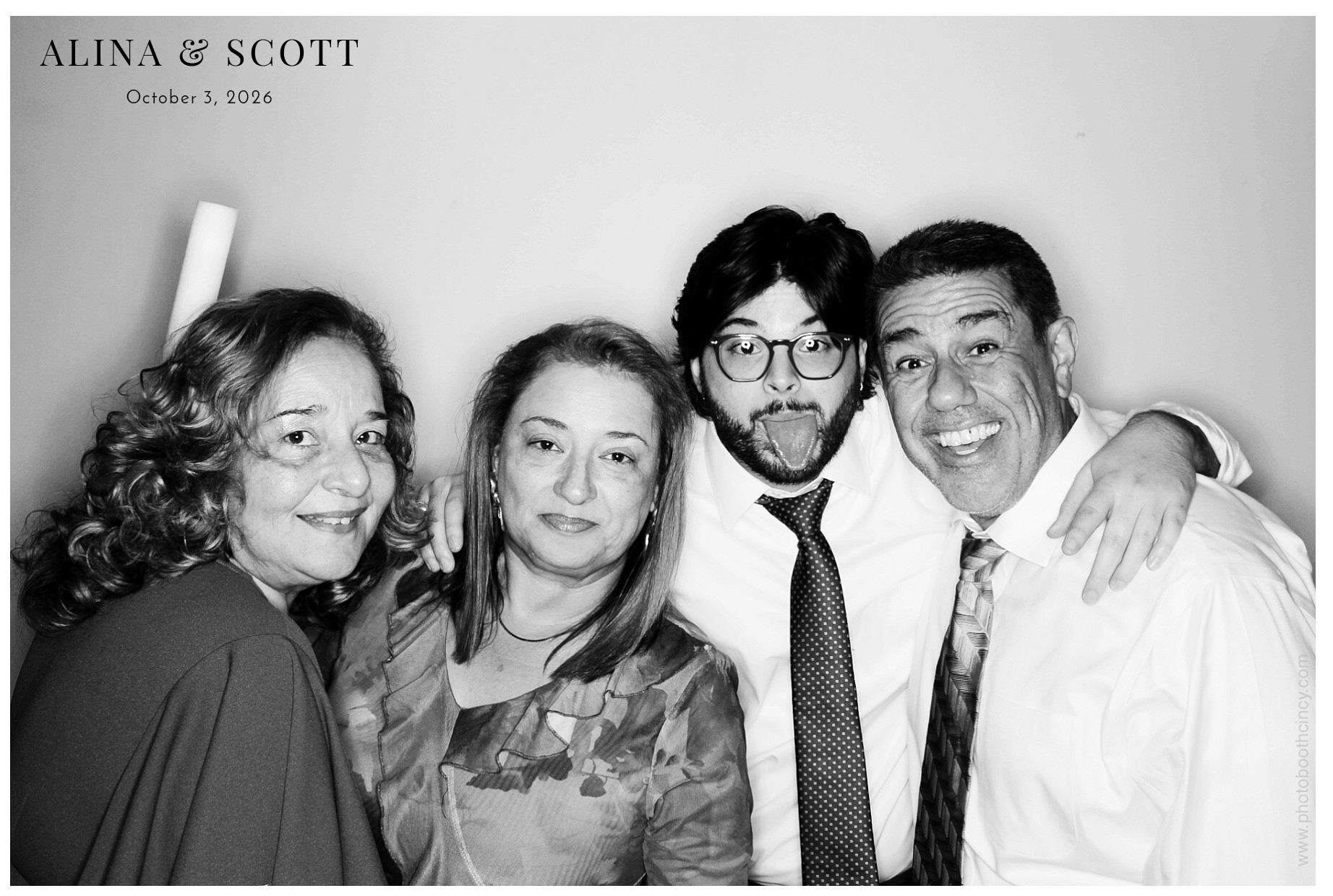 Alina & Scott Wedding | View more photos from the event at gallery.photoboothcincy.com/u/PhotoBoothCincy/Alina-Scott-Wedding