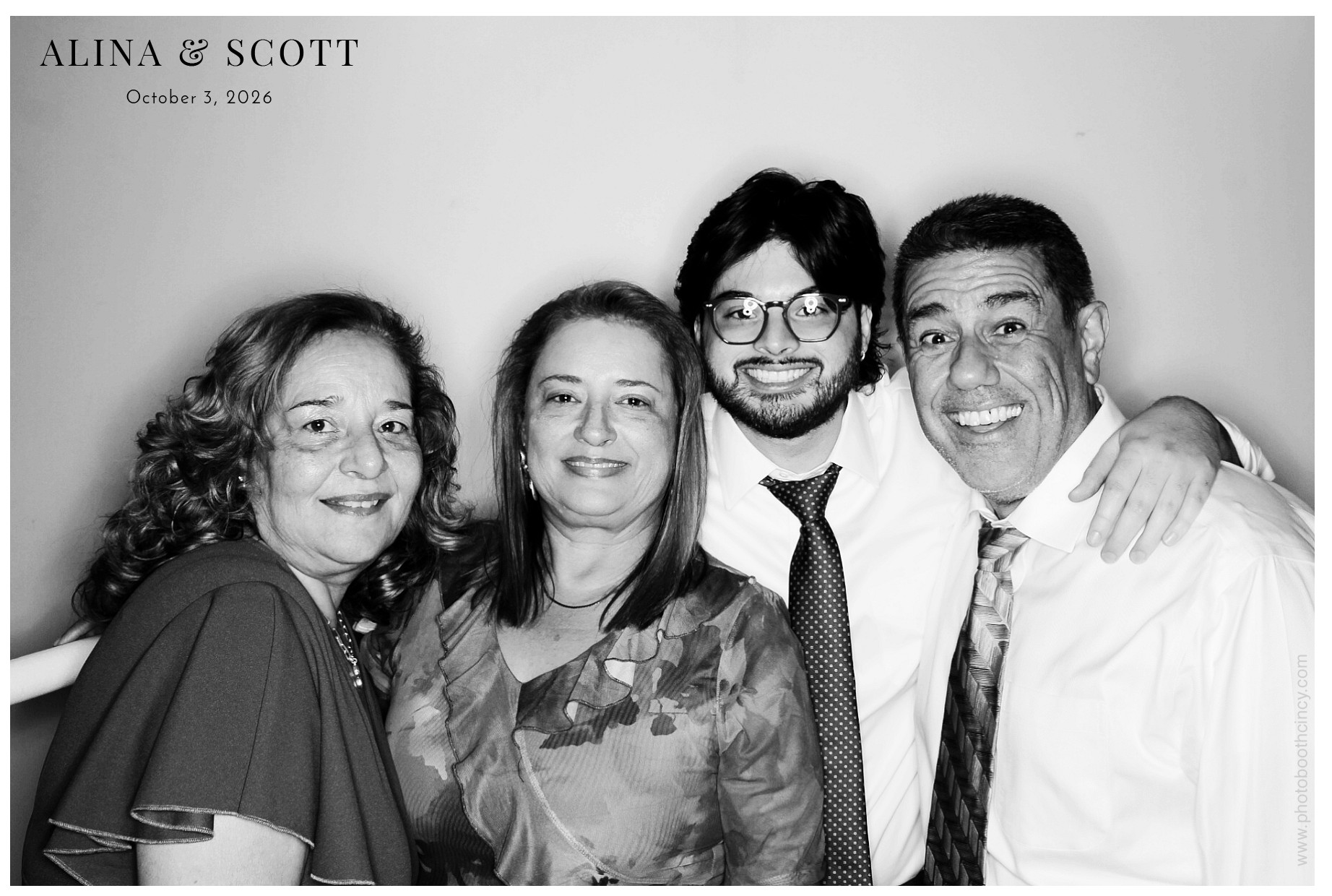 Alina & Scott Wedding | View more photos from the event at gallery.photoboothcincy.com/u/PhotoBoothCincy/Alina-Scott-Wedding