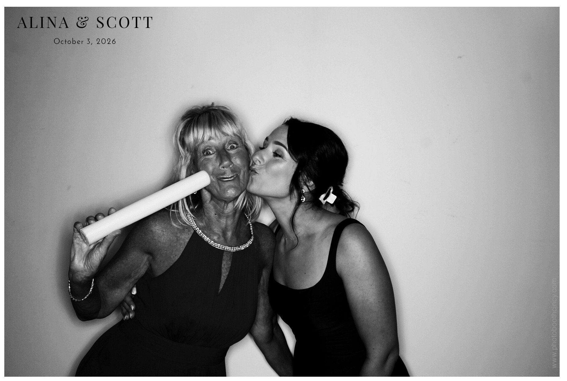 Alina & Scott Wedding | View more photos from the event at gallery.photoboothcincy.com/u/PhotoBoothCincy/Alina-Scott-Wedding