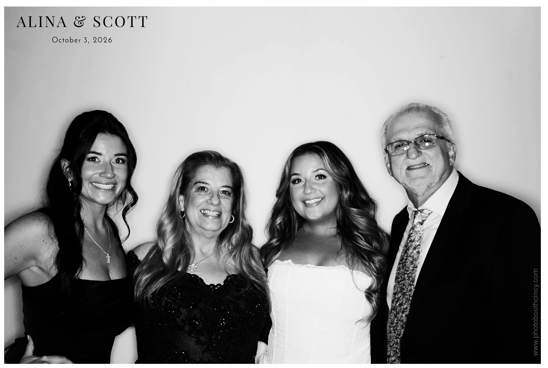 Alina & Scott Wedding | View more photos from the event at gallery.photoboothcincy.com/u/PhotoBoothCincy/Alina-Scott-Wedding