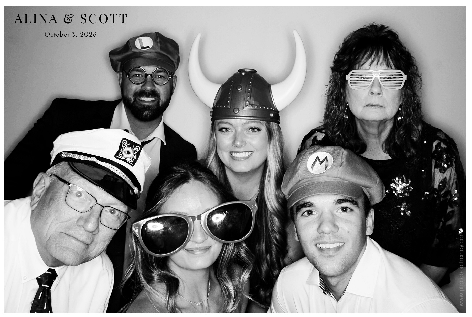 Alina & Scott Wedding | View more photos from the event at gallery.photoboothcincy.com/u/PhotoBoothCincy/Alina-Scott-Wedding